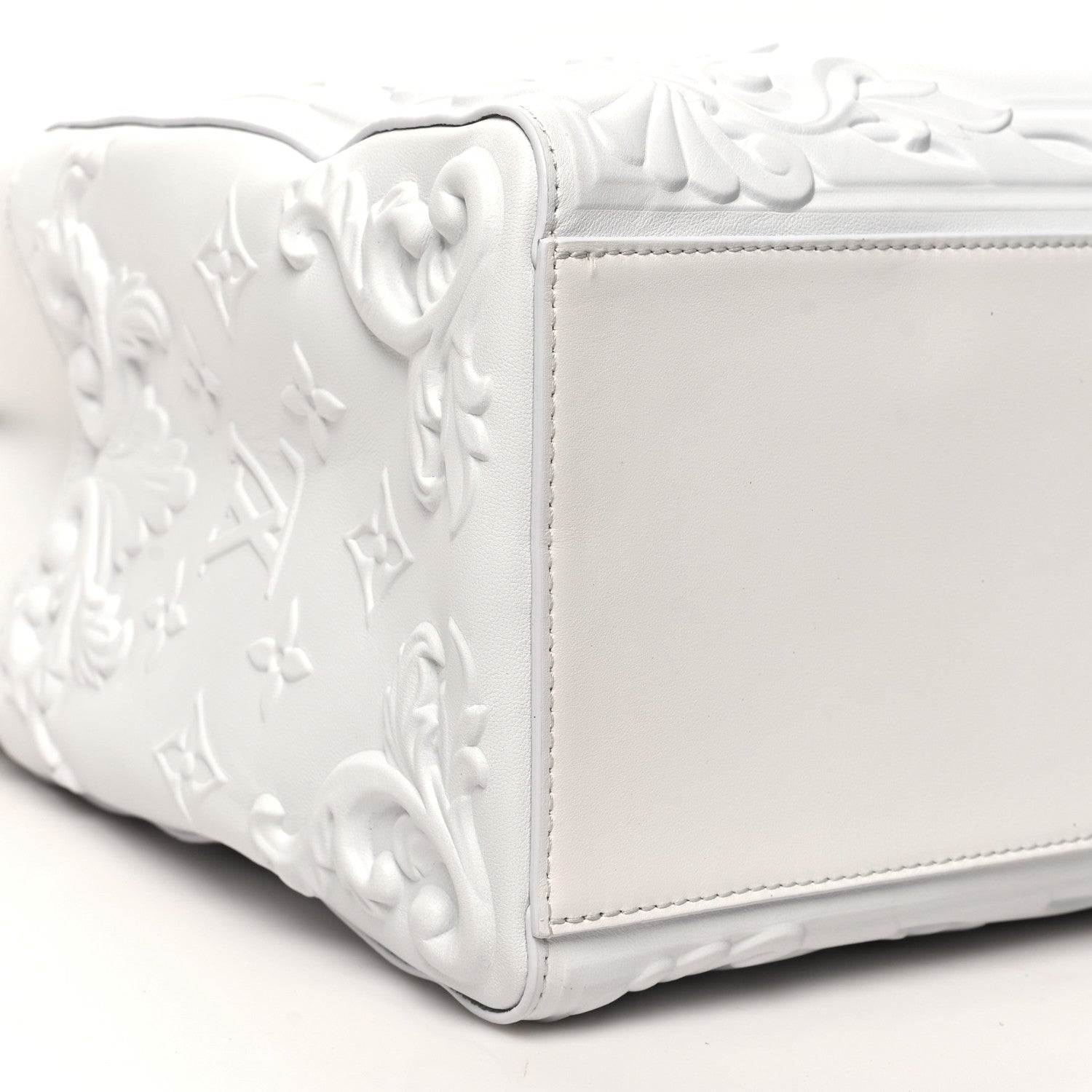 Louis Vuitton Calfskin LV Ornament Sac Plat 24H Optic White 8 of 9