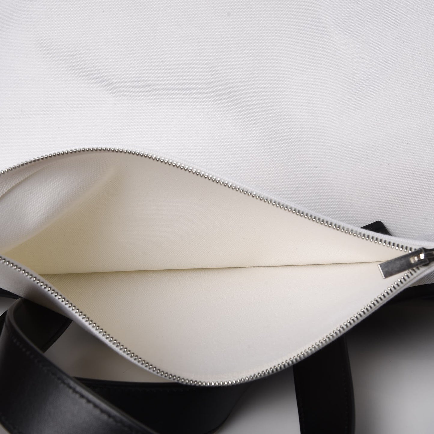 Textile Medium Made In Tote Black White