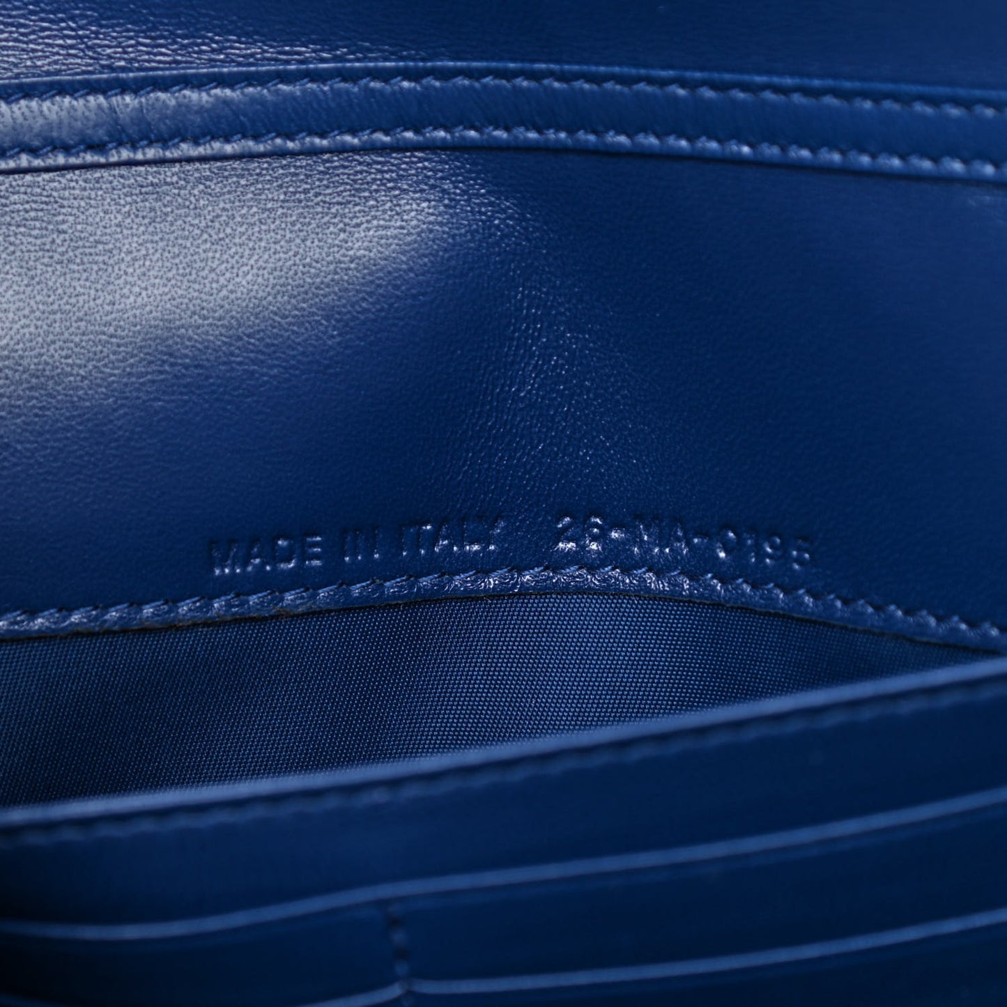 Grained Calfskin Diorama Croisiere Chain Wallet Blue