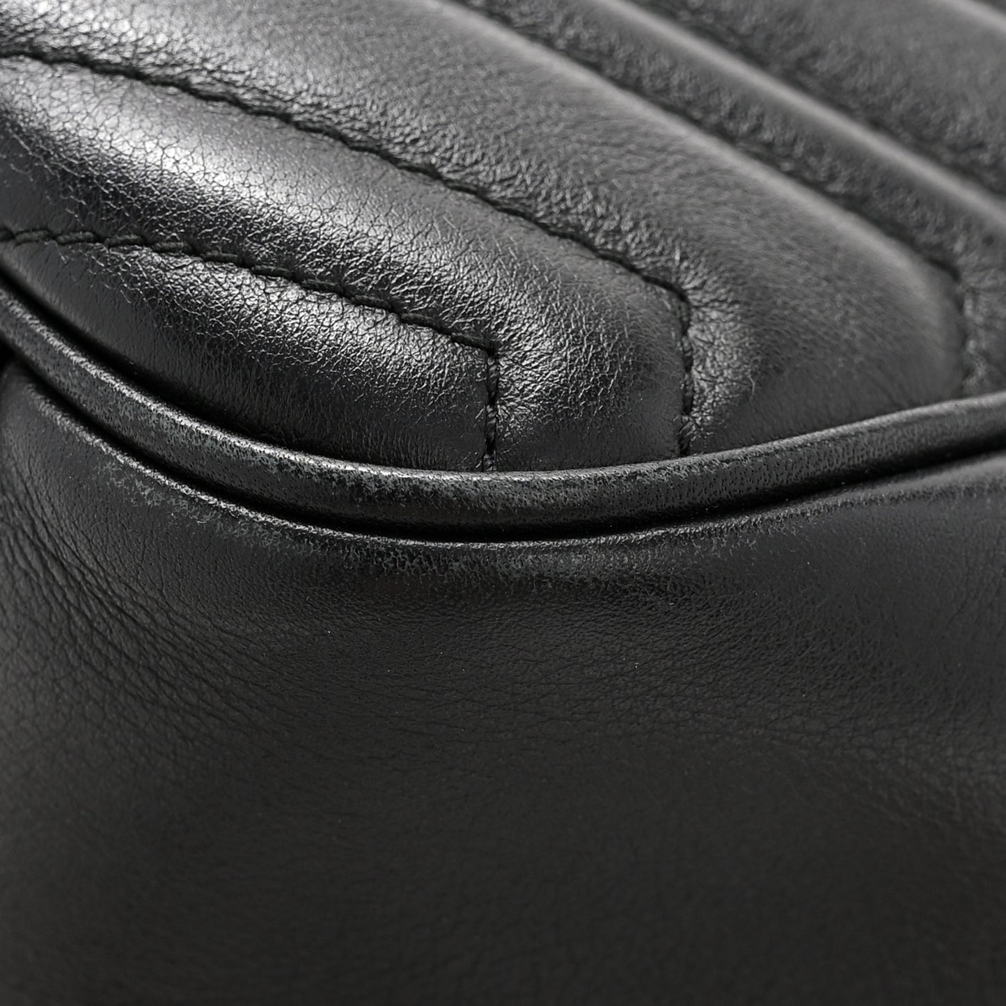Calfskin Matelasse Medium GG Marmont Chain Shoulder Bag Black