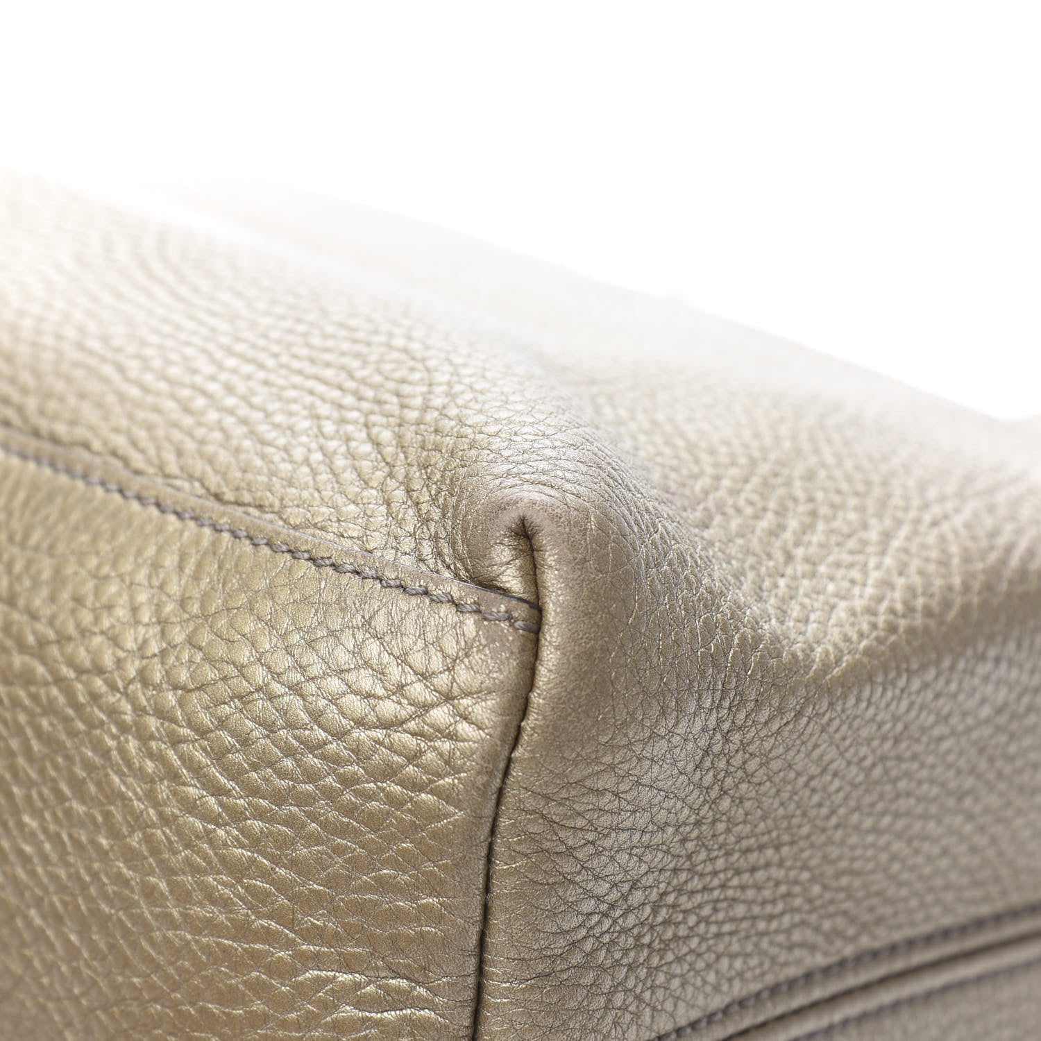 Gucci Metallic Pebbled Calfskin Medium Soho Chain Shoulder Bag Golden Beige 13 of 17