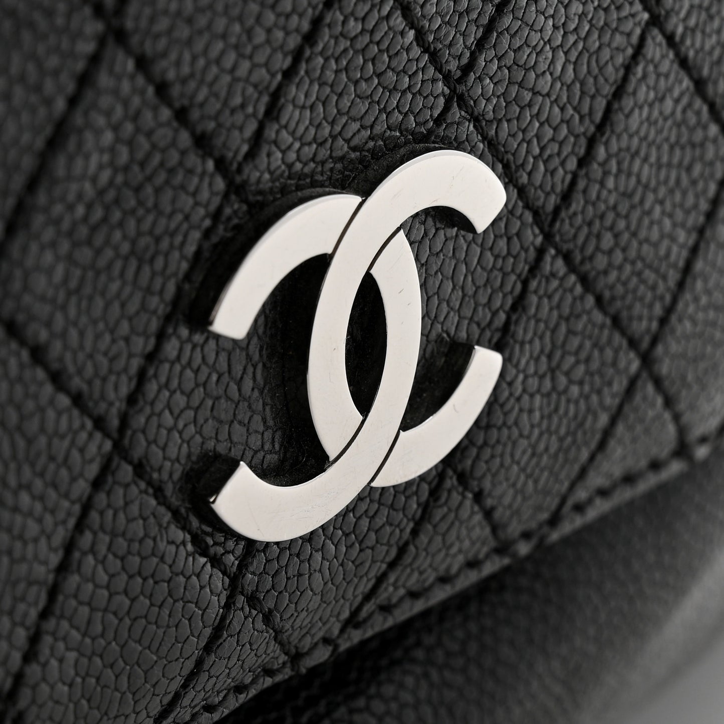 Glazed Caviar Pocket In The City Tote Black