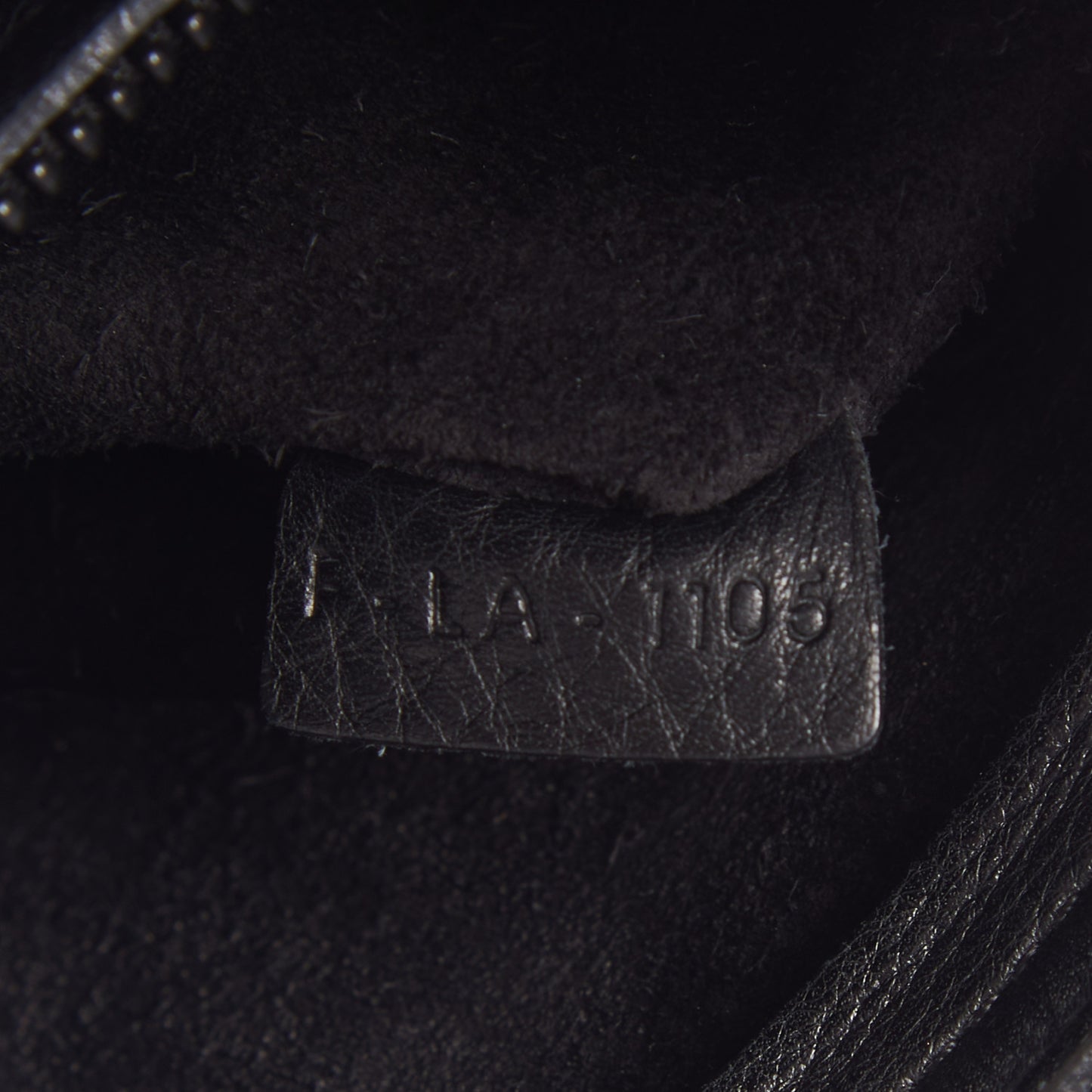 Grained Calfskin Medium Phantom Luggage Black