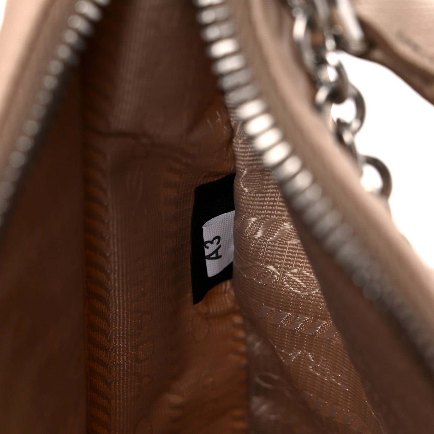 Nylon Re-Edition 2005 Shoulder Bag Cammeo