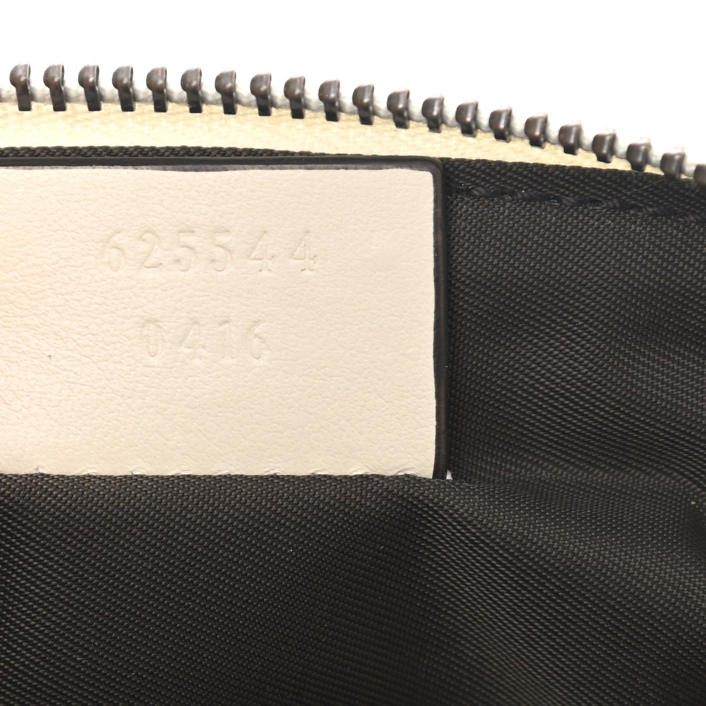 Calfskin Matelasse GG Marmont Pouch Cosmetic Case White