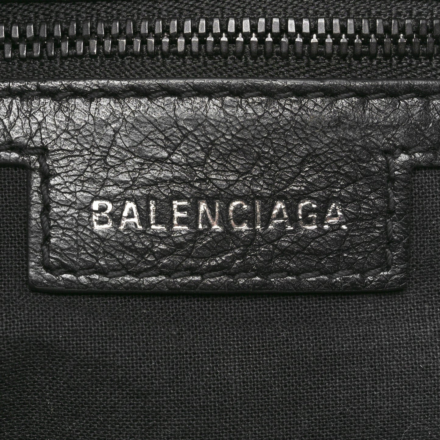 Agneau Arena Monochrome Small Le Cagole Shoulder Bag Black