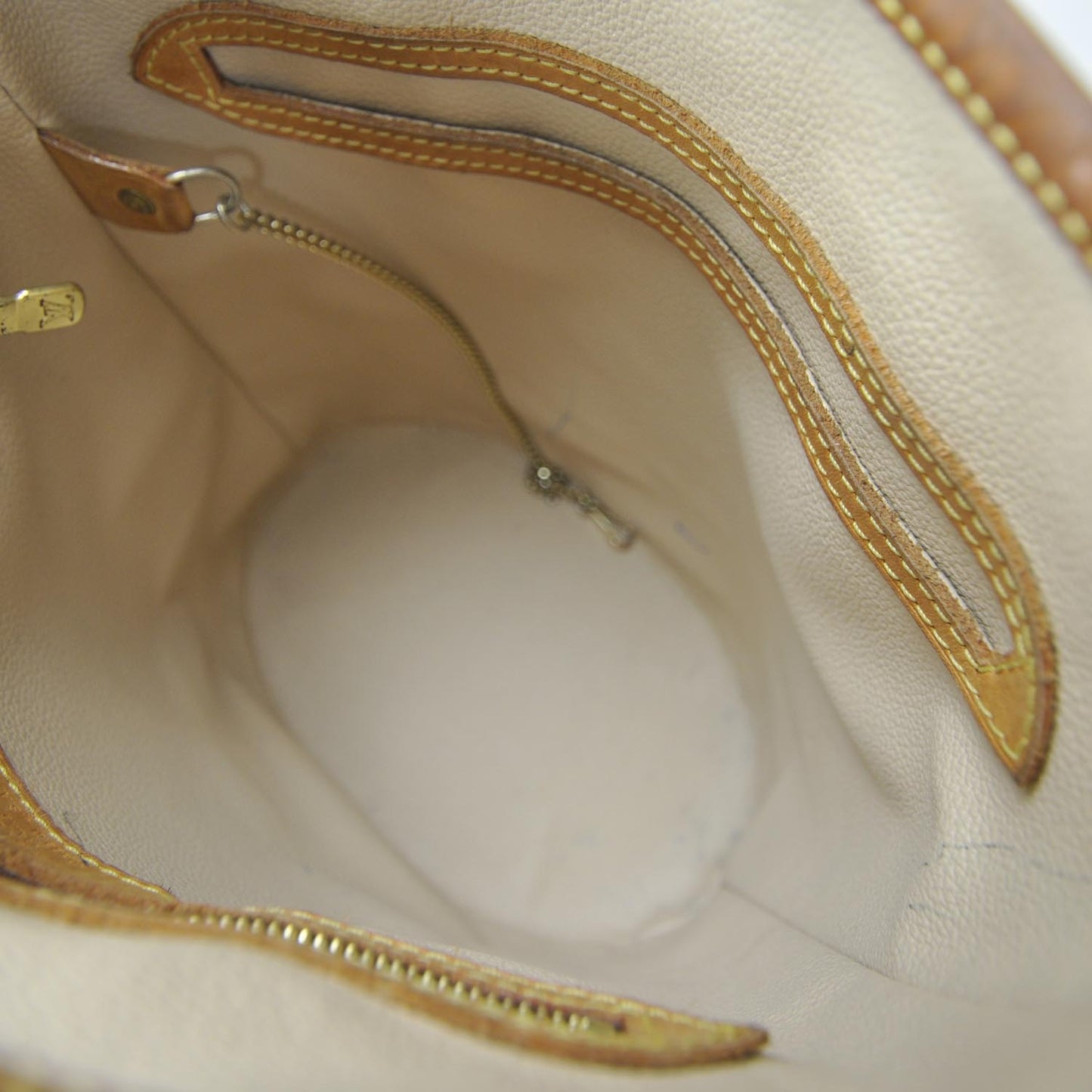 Monogram Petit Bucket 23