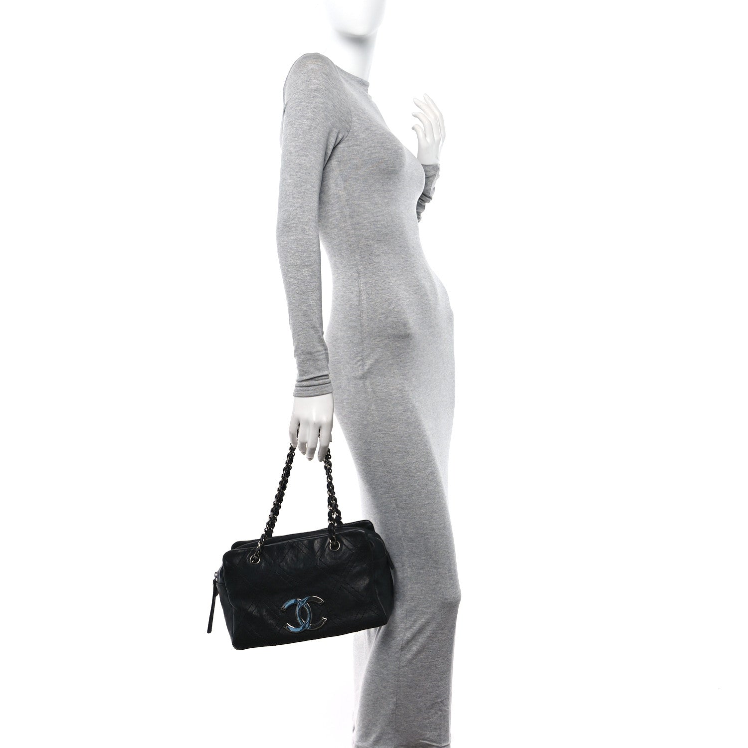 Chanel Calfskin Small Diamond Stitch Tote Black 2 of 11