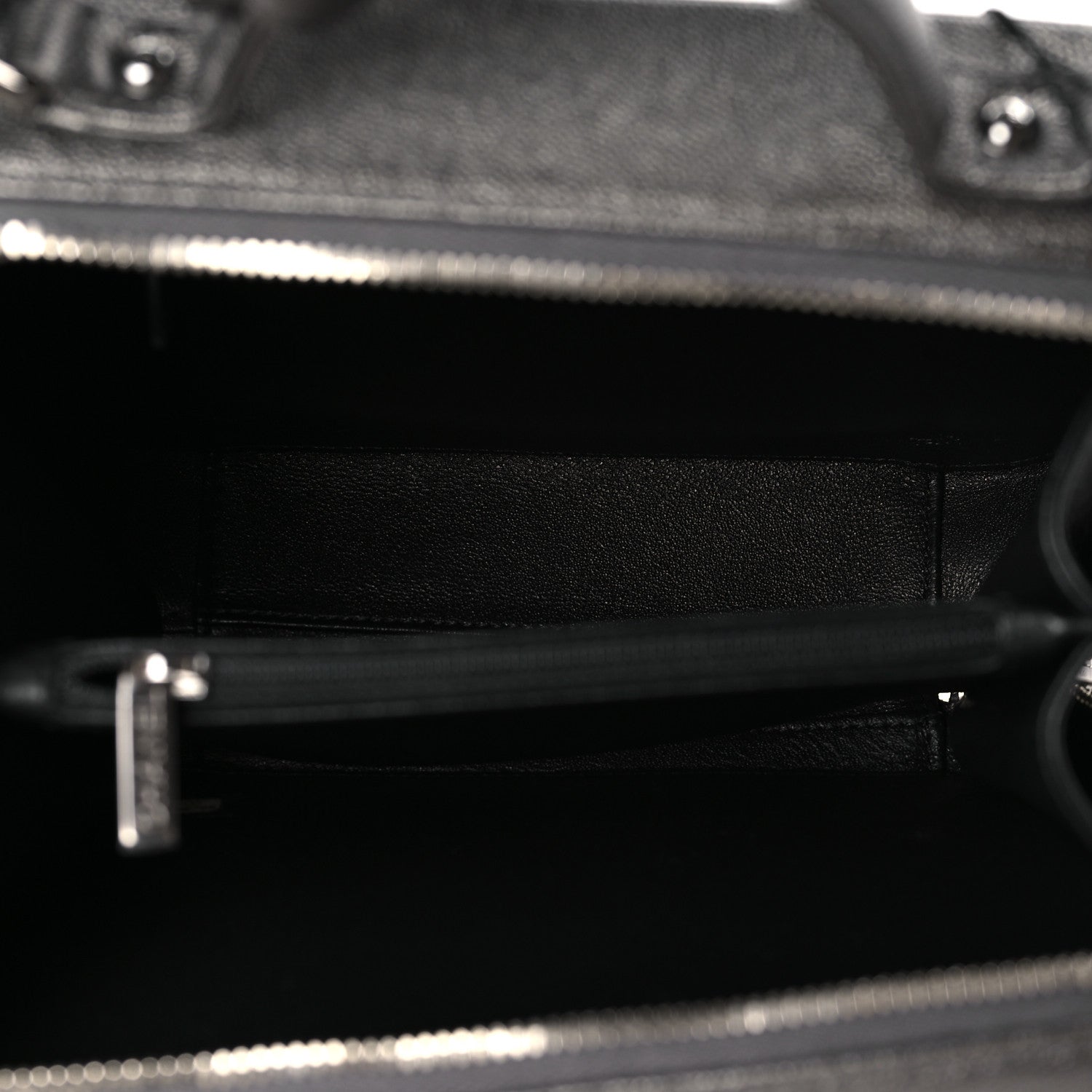 Chanel Metallic Caviar Quilted Medium CC Filigree Vanity Case Dark Silver 5 of 10