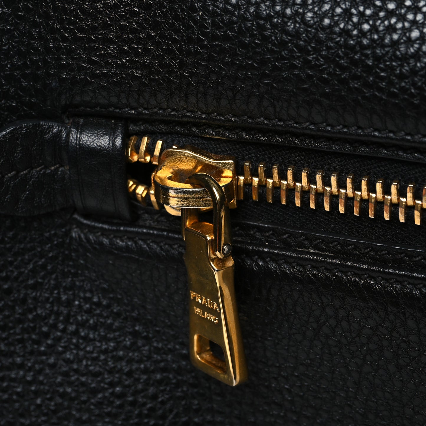 Vitello Daino Shopping Satchel Black