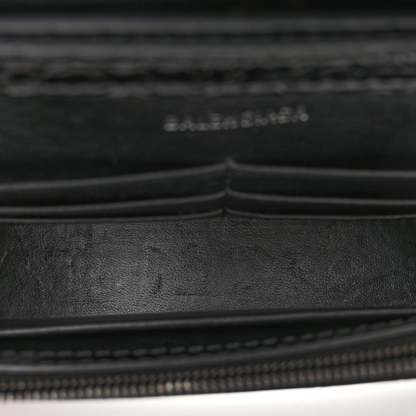 Shiny Calfskin Monochrome Crocodile Embossed Hourglass Chain Bag Black