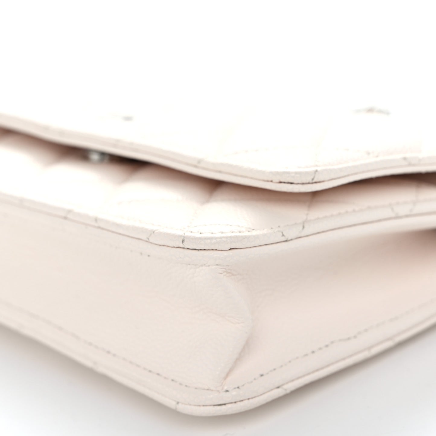 Caviar Quilted Wallet on Chain WOC White
