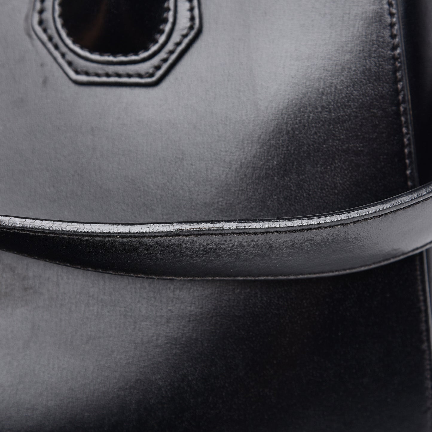Shiny Lord Calfskin Medium Antigona Black