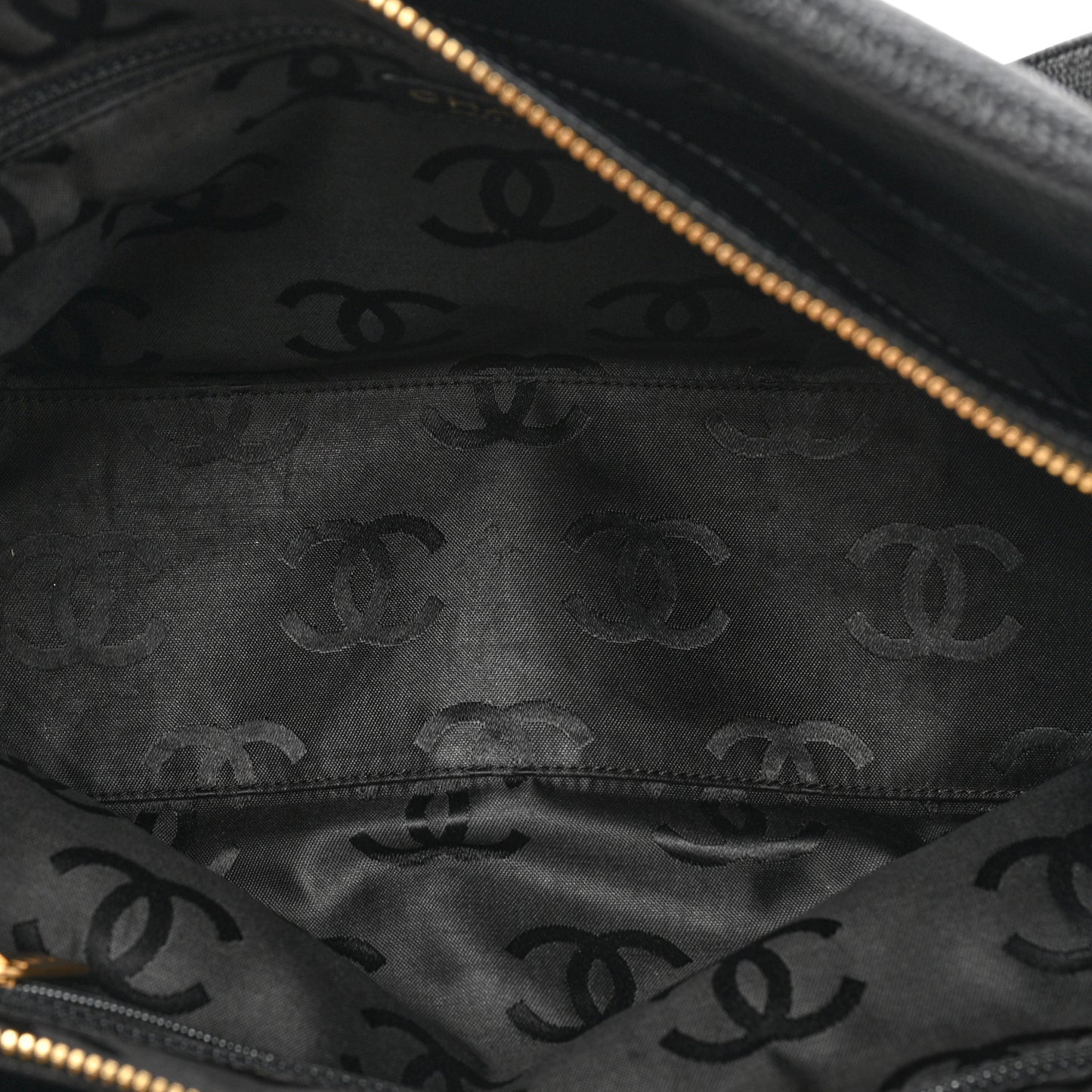 Caviar CC Shoulder Bag Black