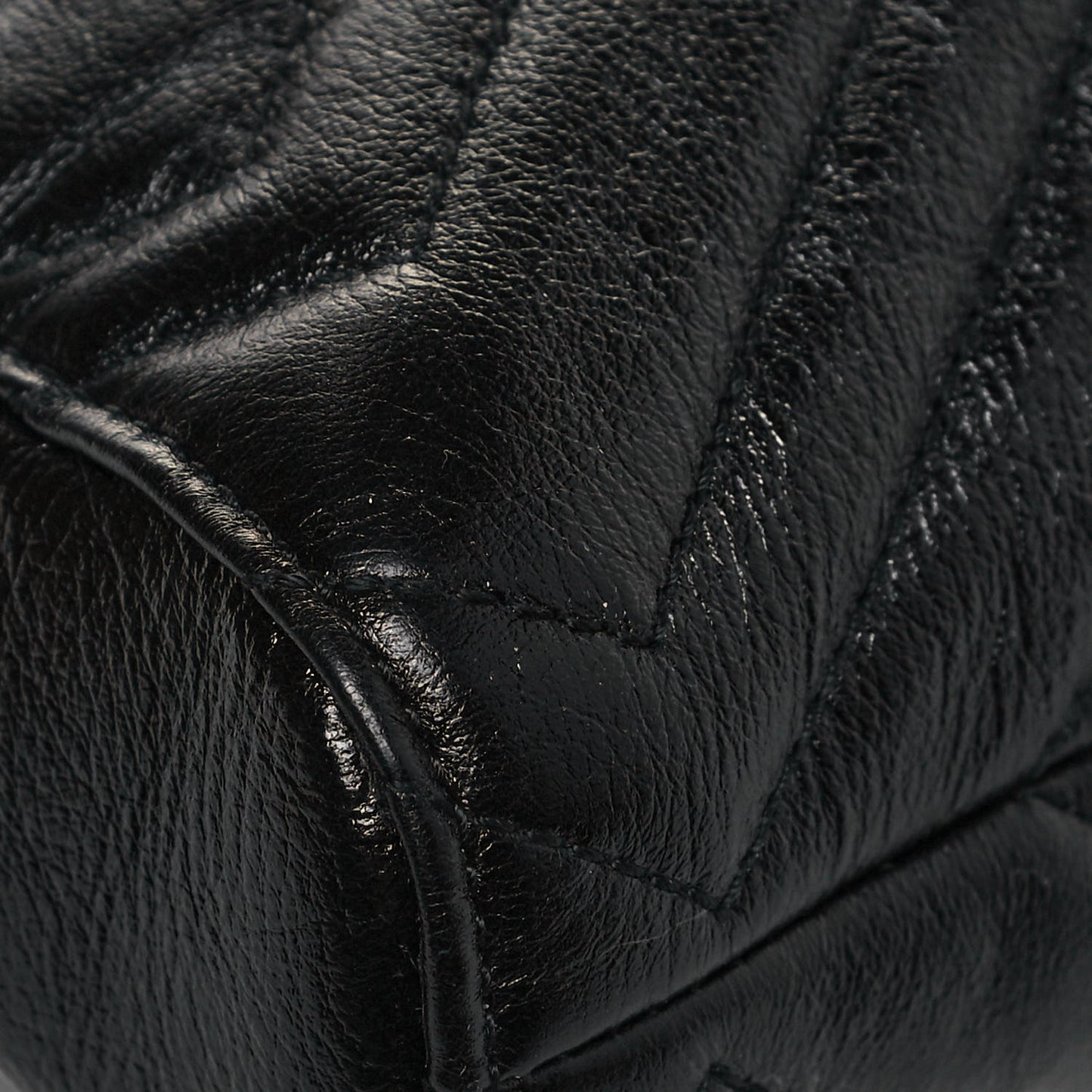 Vintage Calfskin Matelasse Medium GG Marmont Slim Tote Black