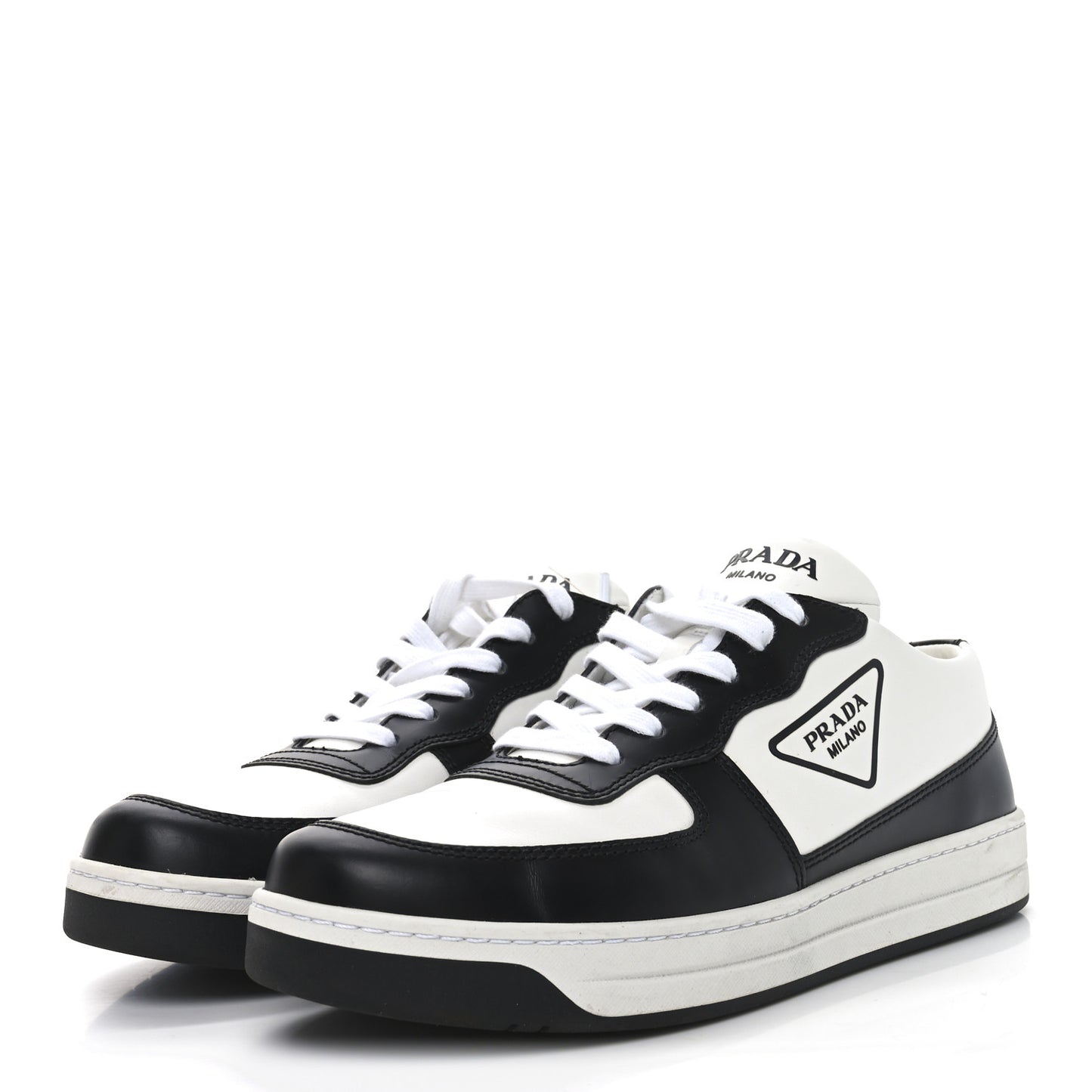 Spazzolato Rois Vitello Soft Triangle Logo Womens Low Top Sneakers 38 White Black
