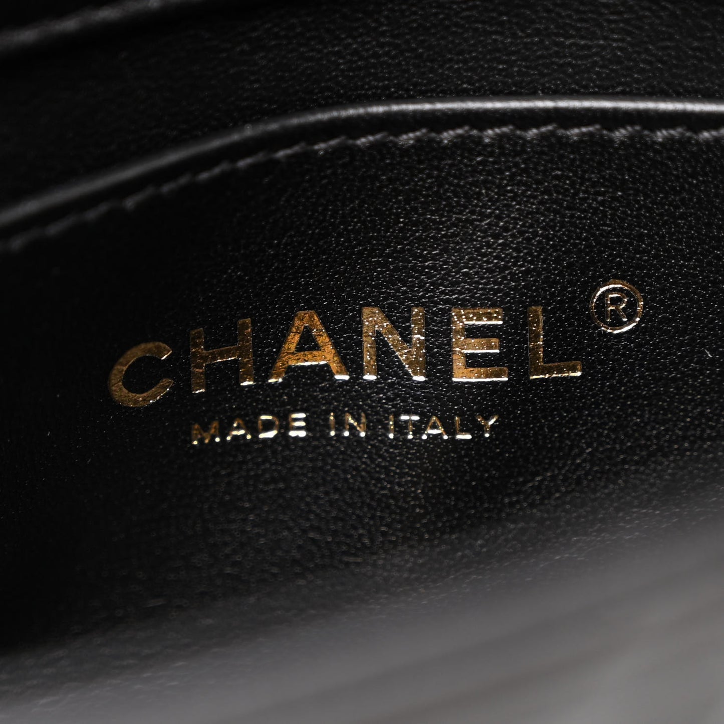 Shiny Lambskin Small Chain Is More Flap Black