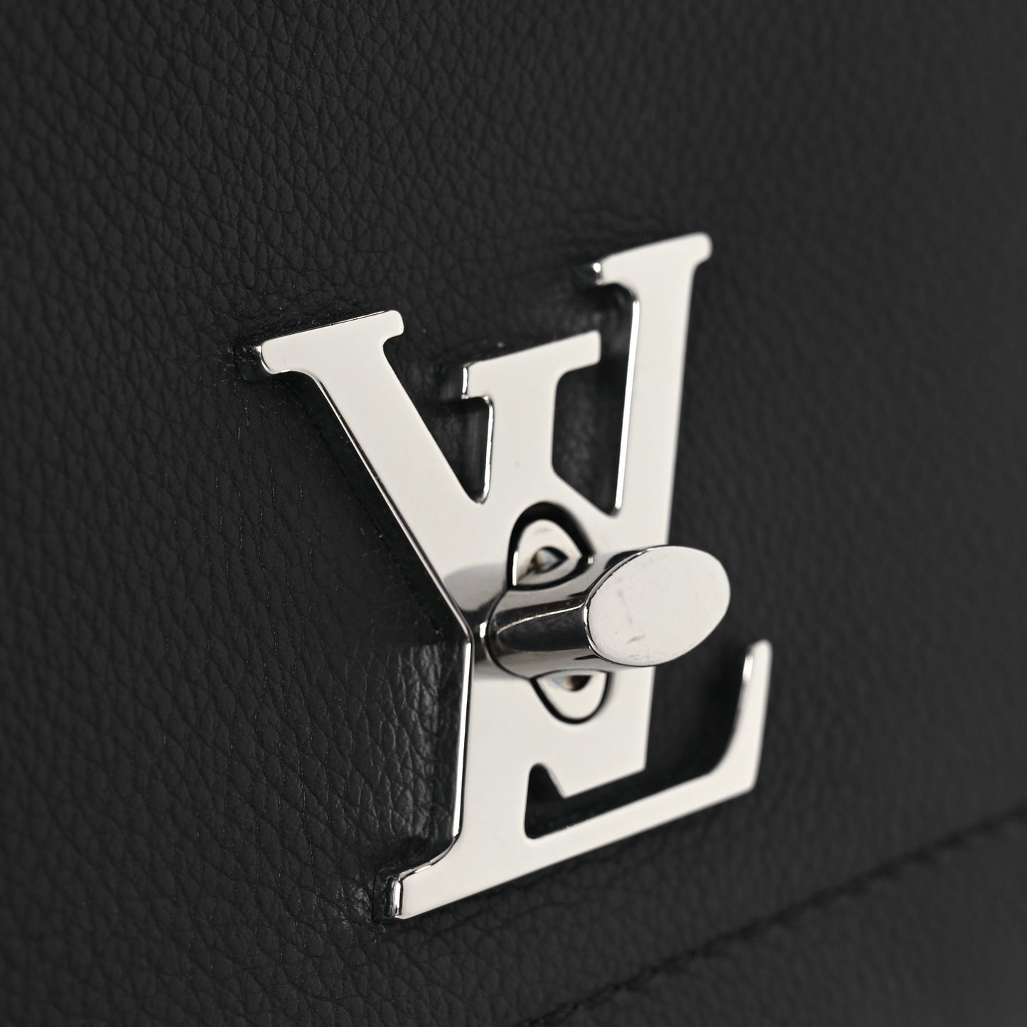 Calfskin Lockme II Chain Bag BB Marine Rouge