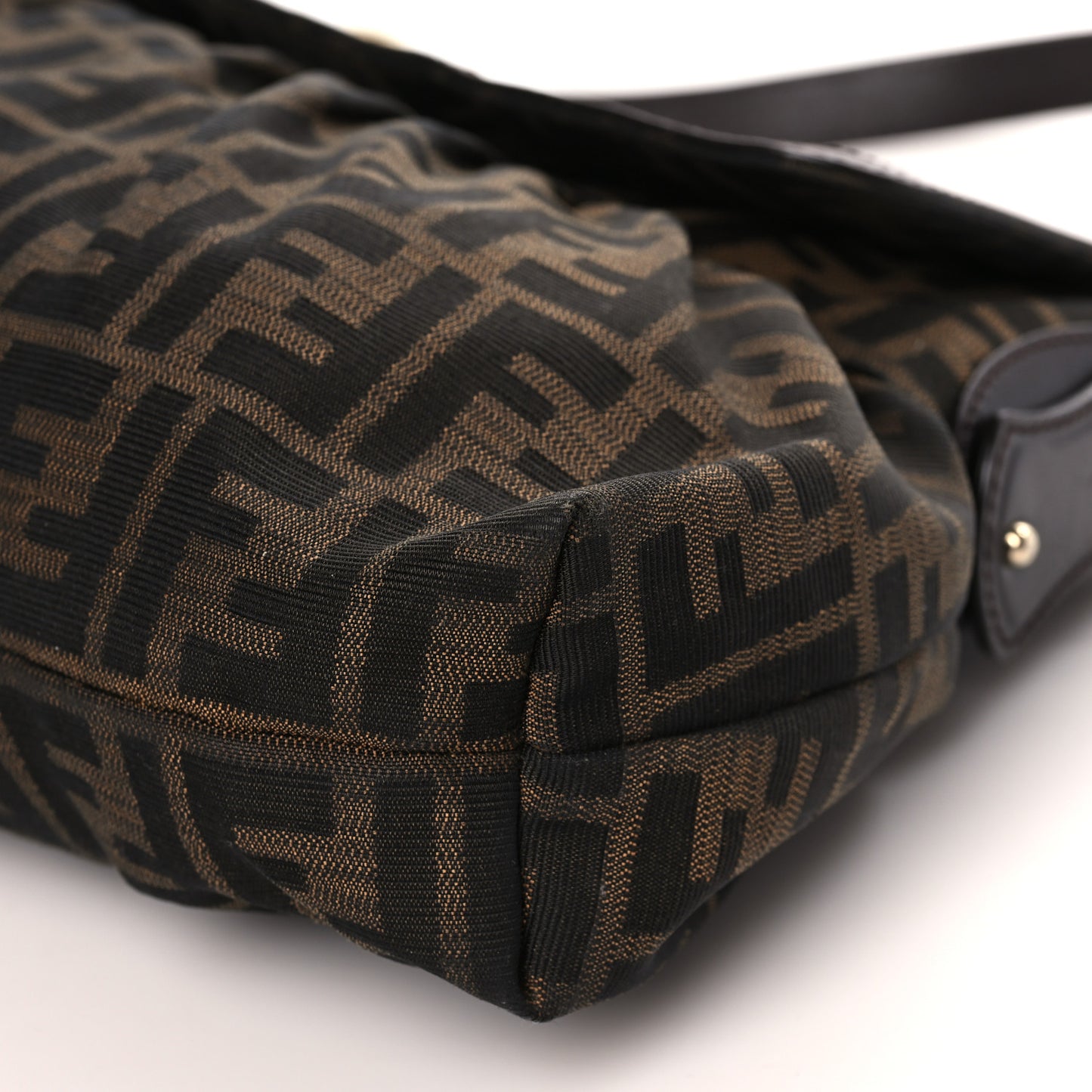 Zucca Medium Chef Shoulder Bag Tobacco
