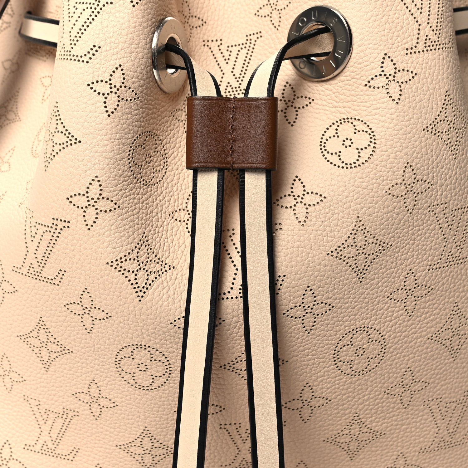 Louis Vuitton Mahina Girolata Creme 9 of 11
