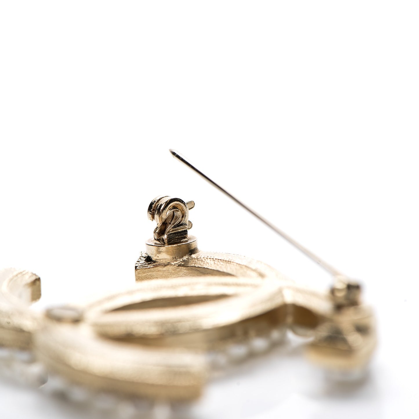 Pearl CC Brooch Pin Gold