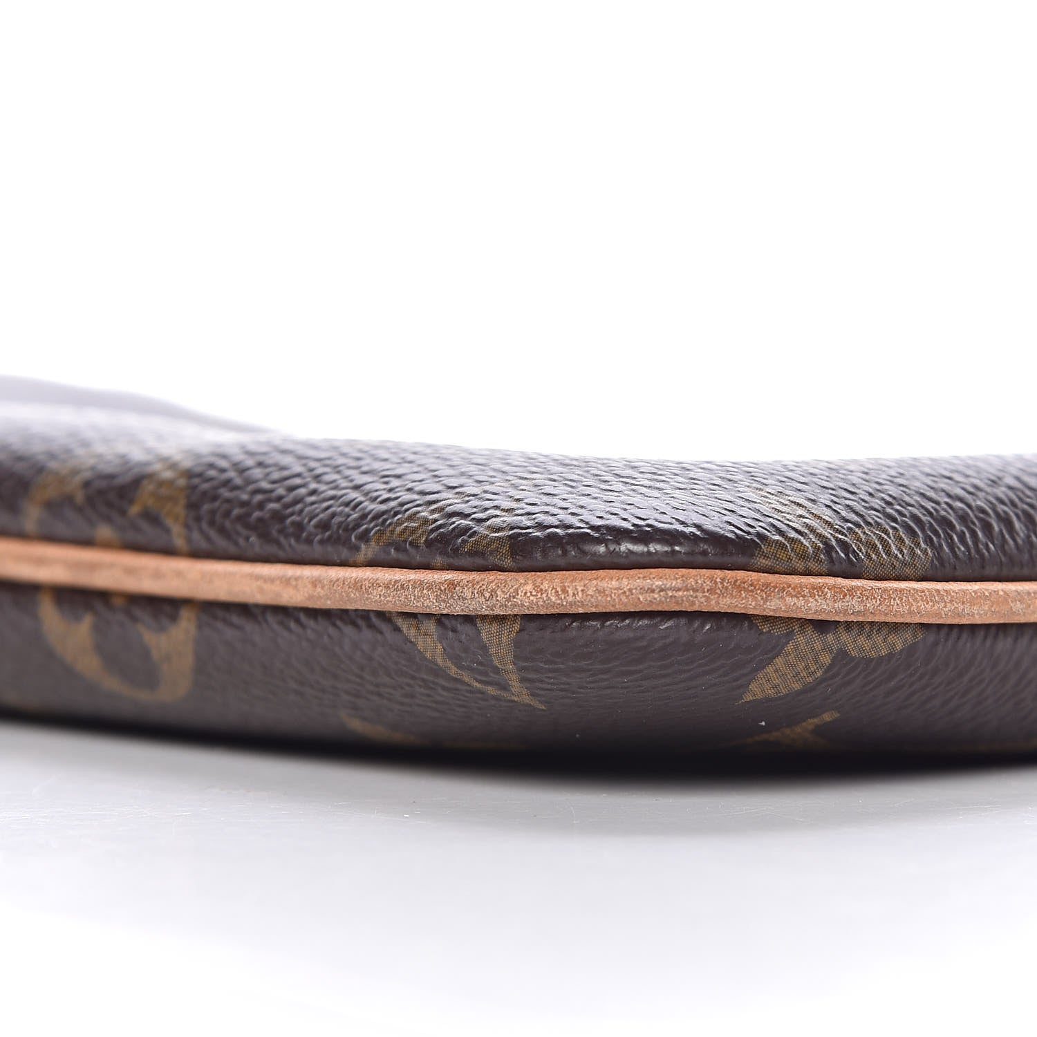 Louis Vuitton Monogram Pochette Milla MM 12 of 12