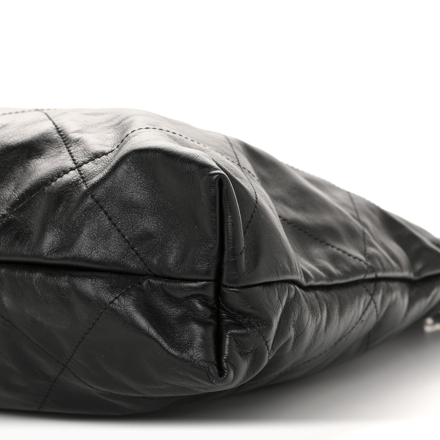Shiny Calfskin Quilted Chanel 22 Black