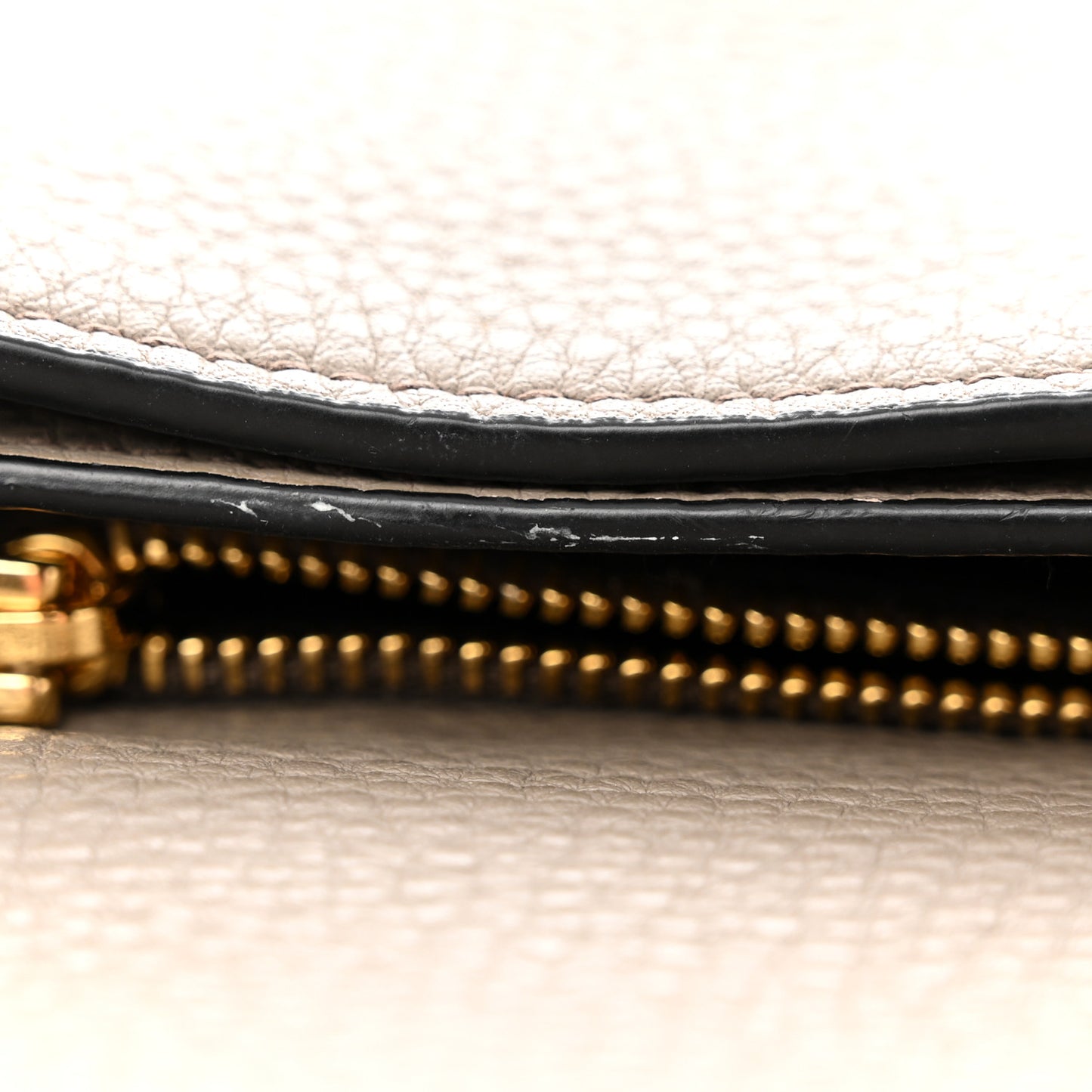 Vitello Daino Crossbody Flap Argilla