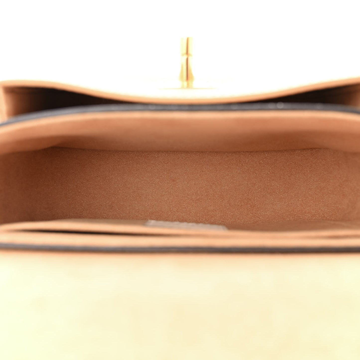Grained Calfskin Lockme Tender Quartz