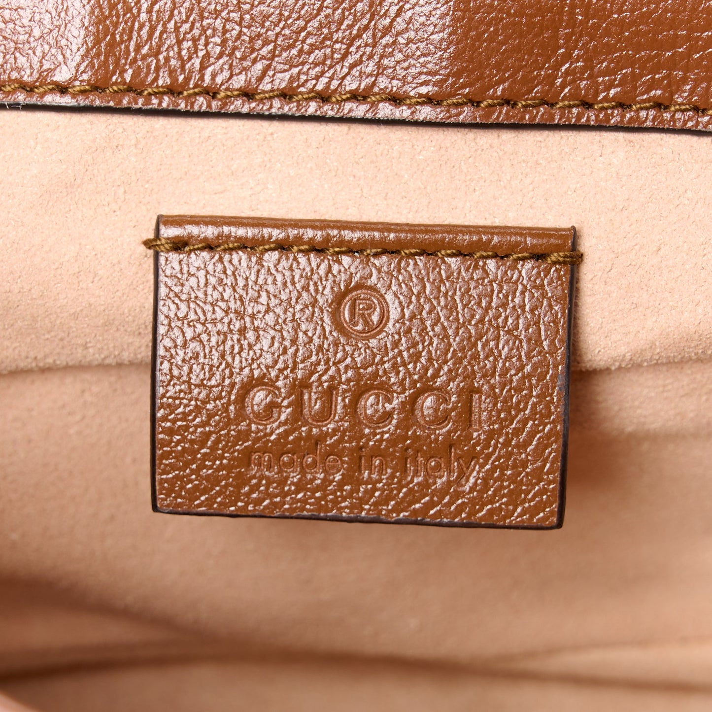 Calfskin Matelasse Diagonal Super Mini GG Marmont Shoulder Bag Cuir