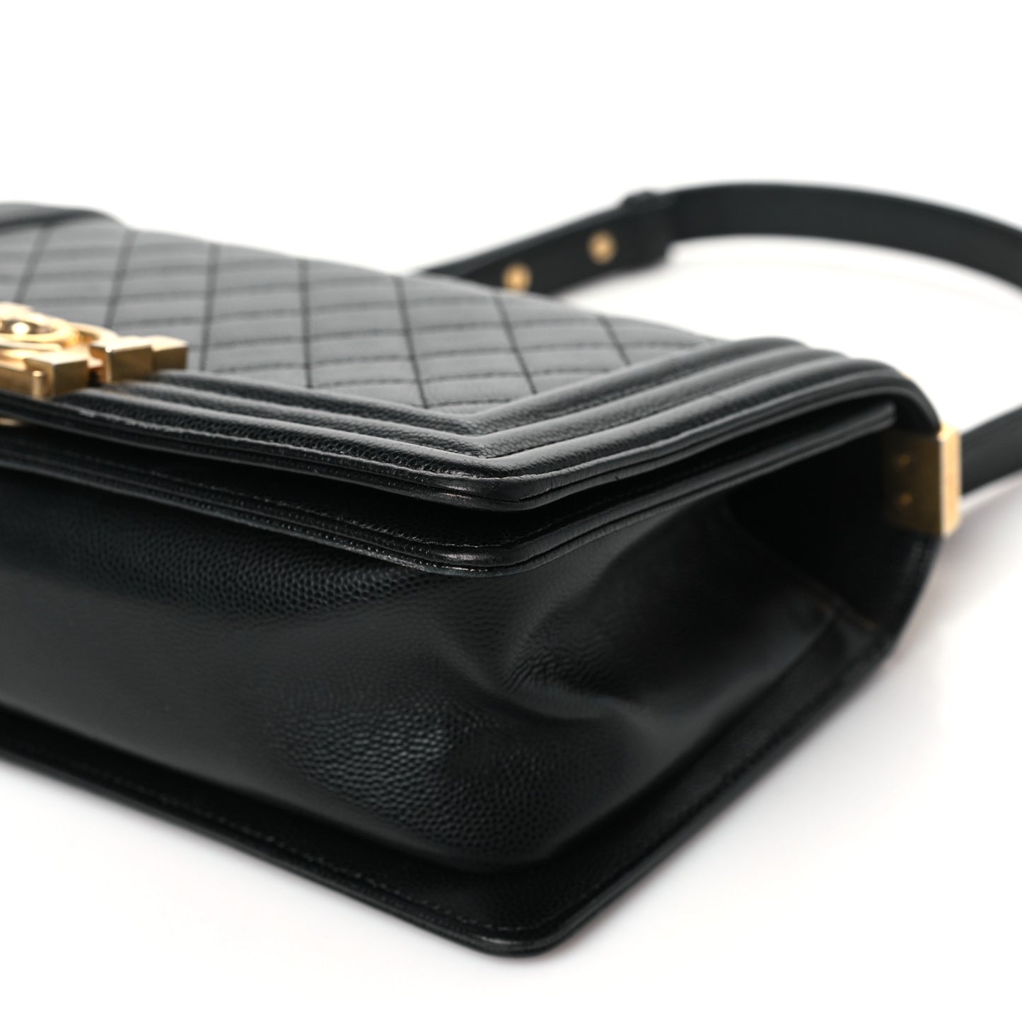 Caviar Quilted Medium Boy Flap Black