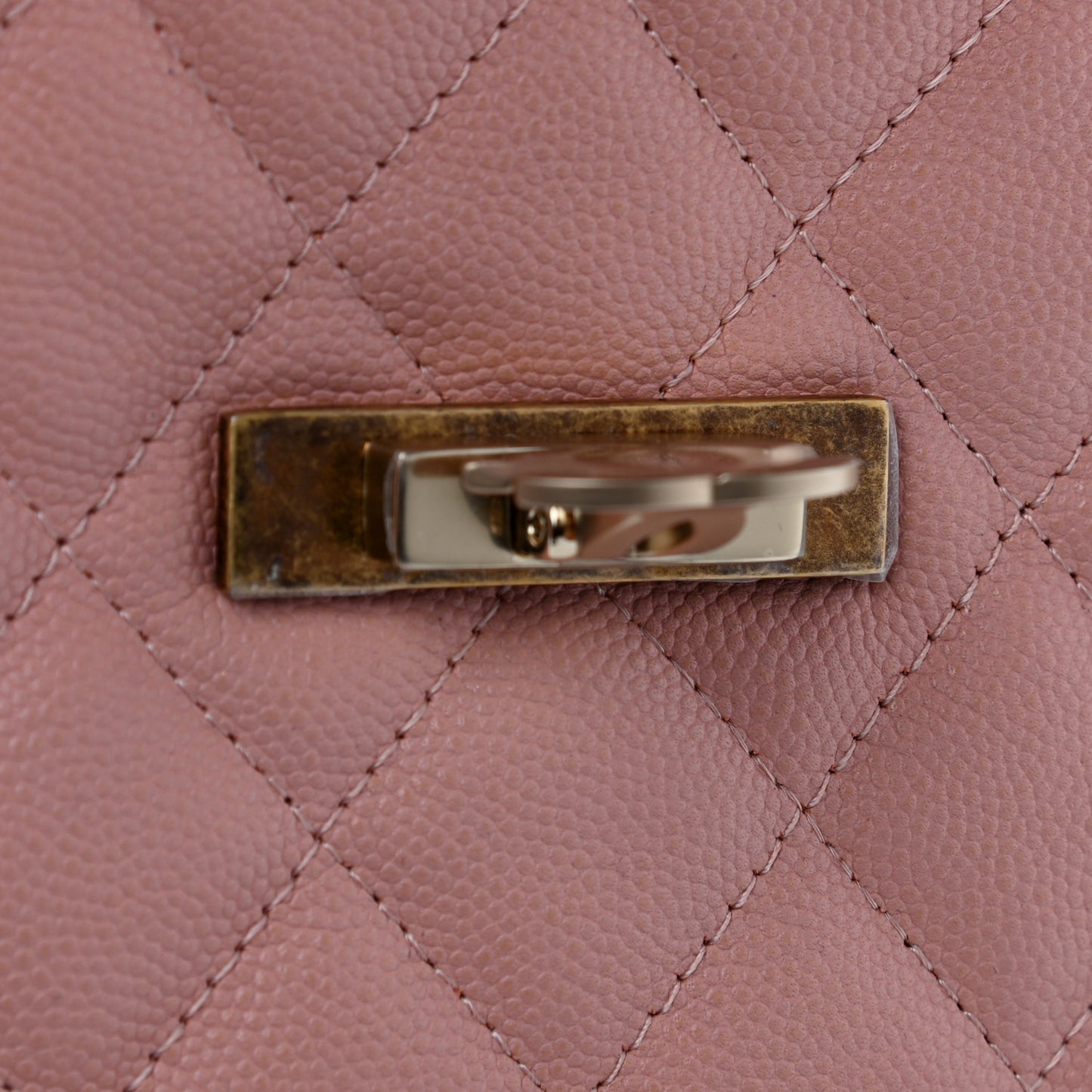 Caviar Quilted Medium Golden Class Pouch Light Pink