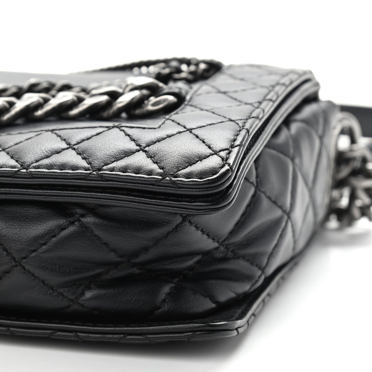 Calfskin Enchained New Medium Boy Flap Black
