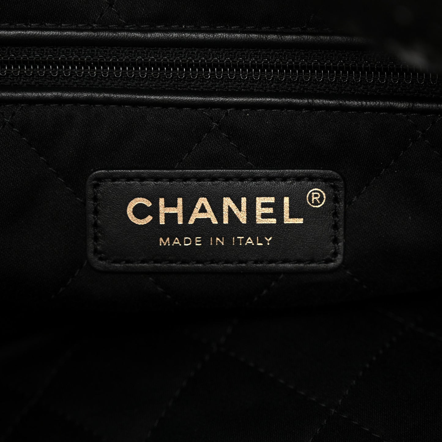 Tweed Patchwork Quilted Chanel 22 Black Grey Pink