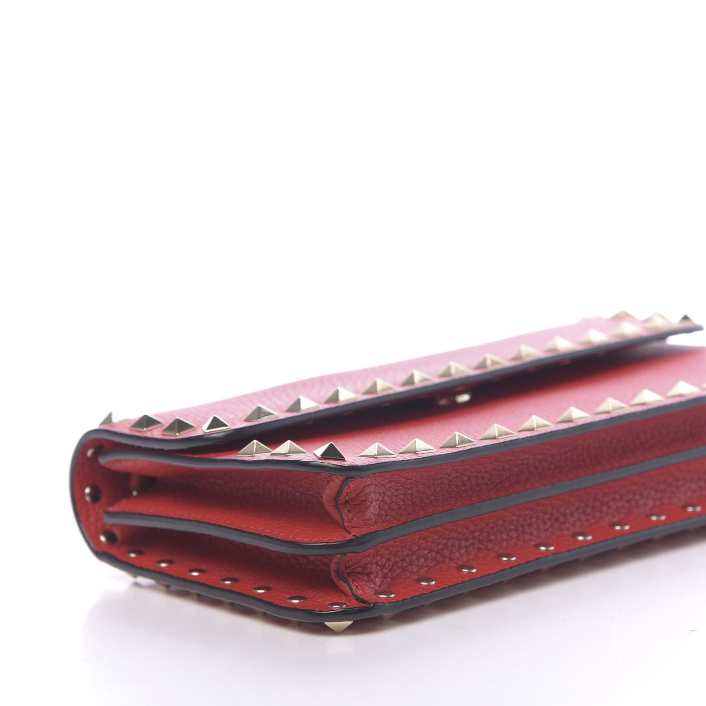 Pebbled Calfskin Rockstud Flap Wallet On Chain Rouge Pur