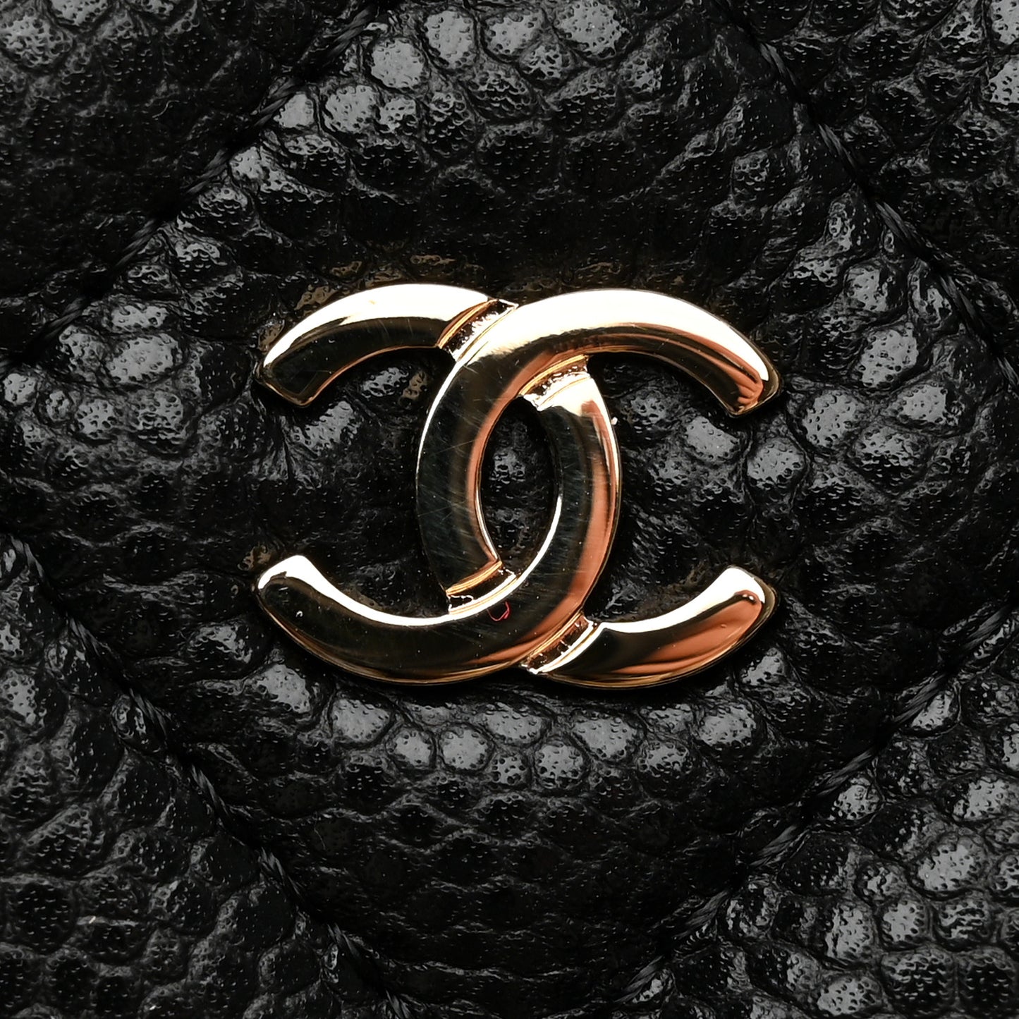 Caviar Quilted Medium Cosmetic Case Black