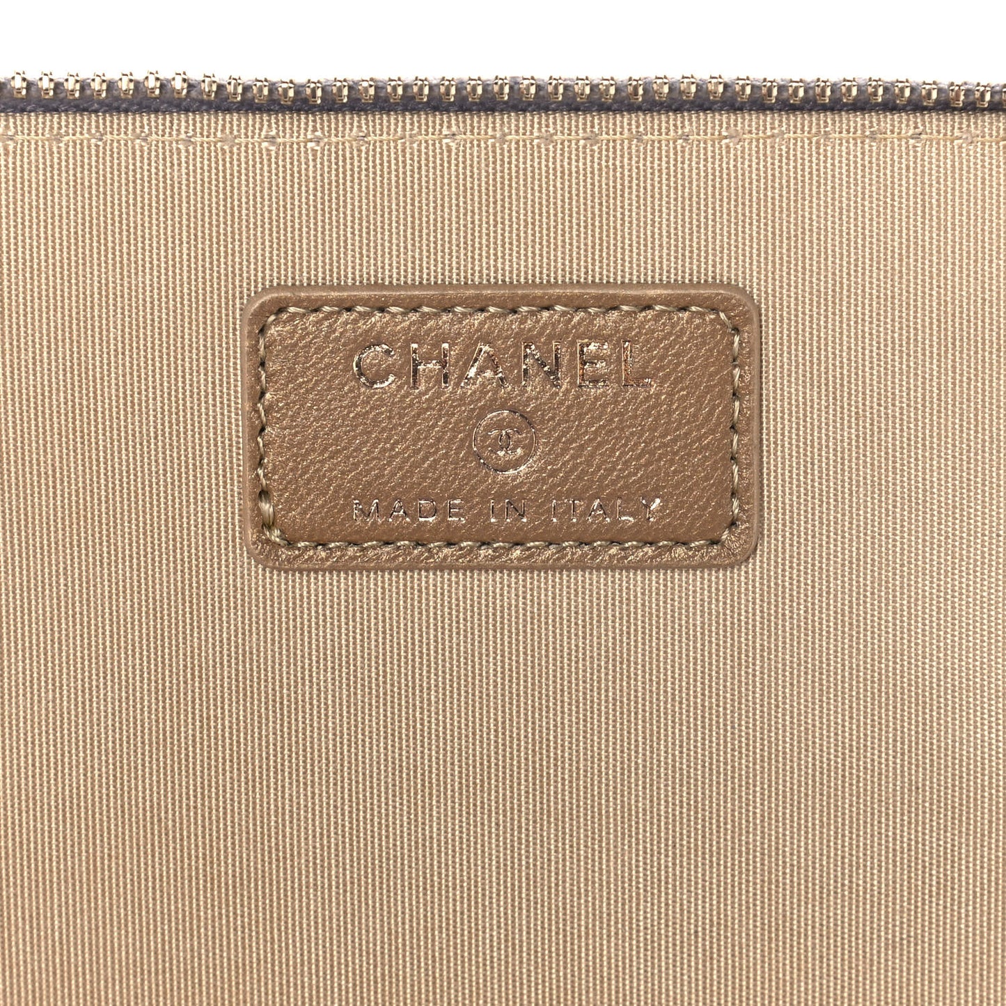 Lambskin Quilted Small Pearl Crush Vanity Case With Chain Grey