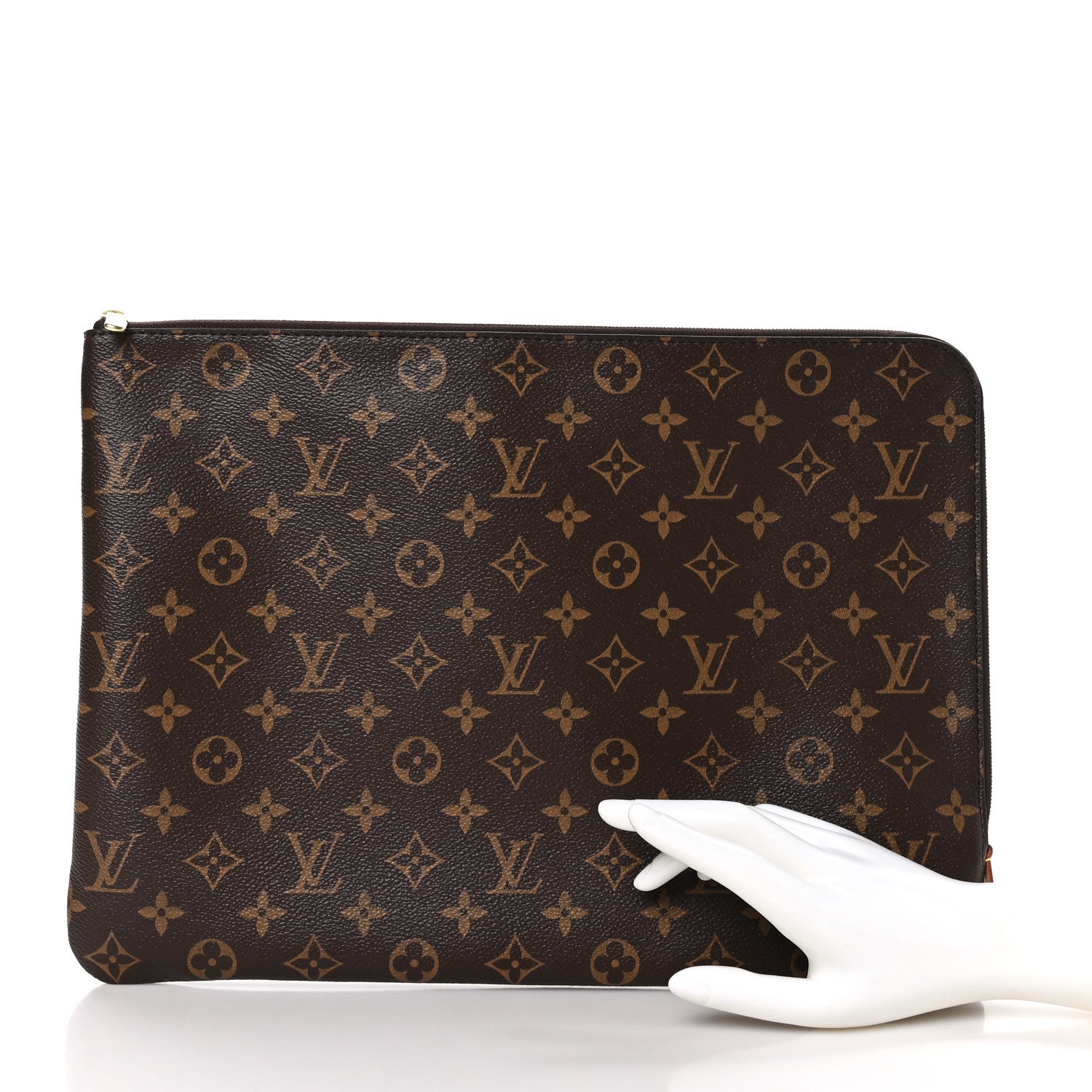 Louis Vuitton Monogram Etui Voyage GM Pouch 2 of 7