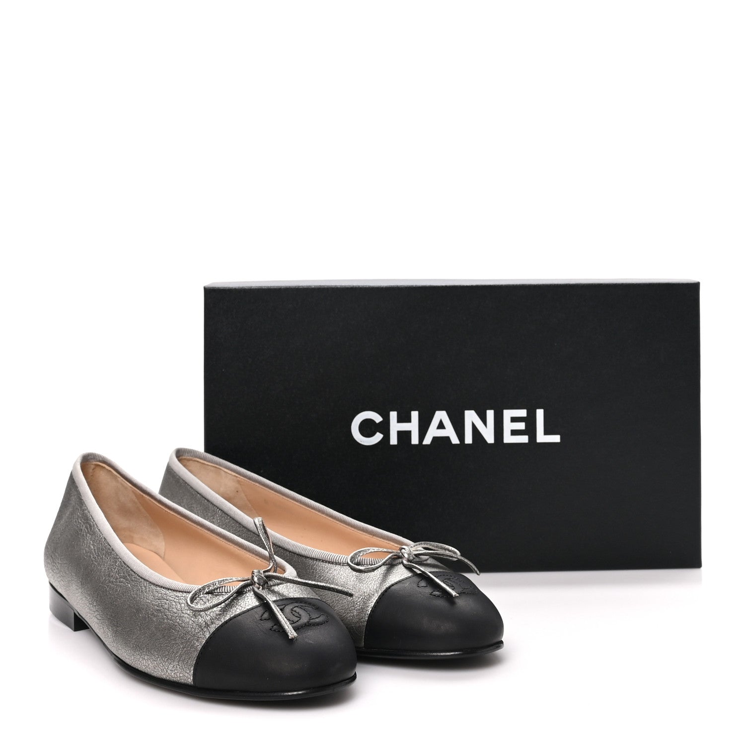 Chanel Metallic Laminated Lambskin Calfskin CC Cap Toe Ballerina Flats 37.5 Argen Black 10 of 10