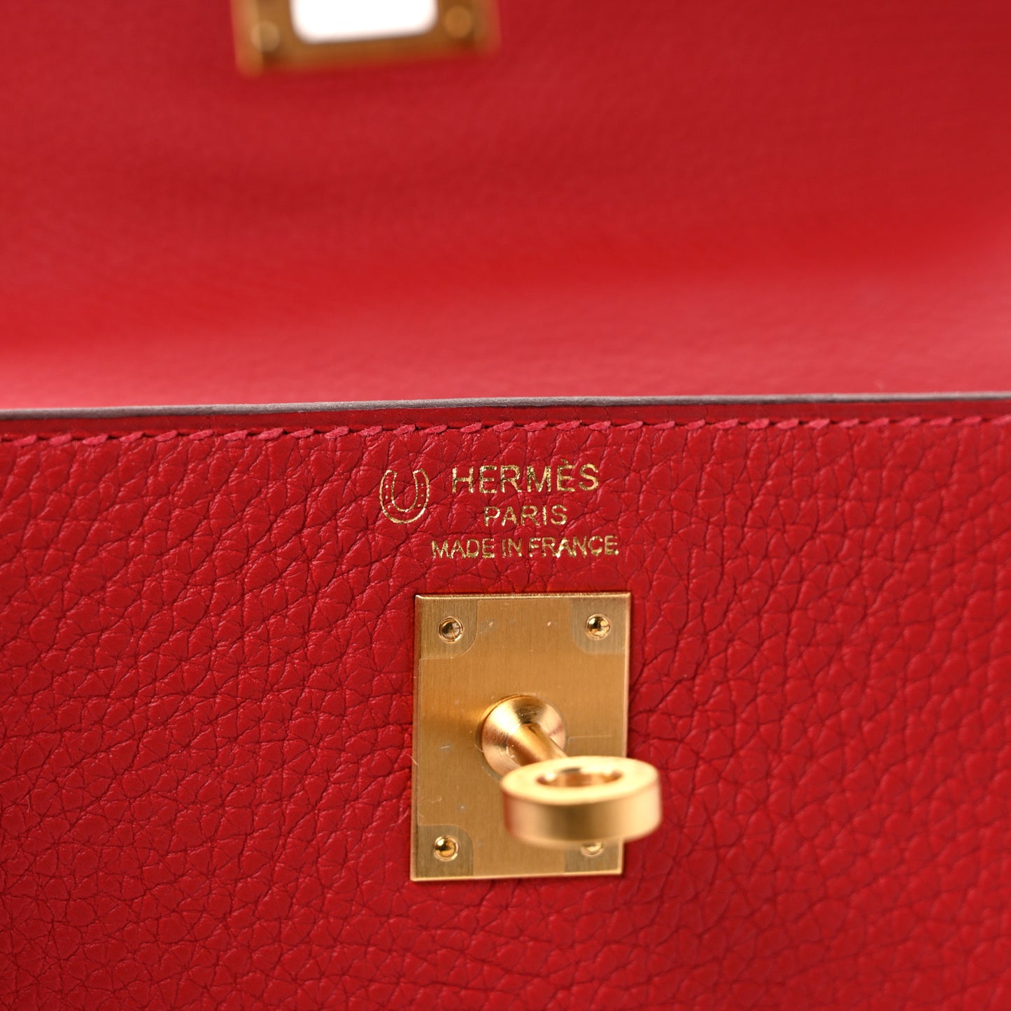 Togo Horseshoe Kelly Retourne 25 Rouge Casaque Gold