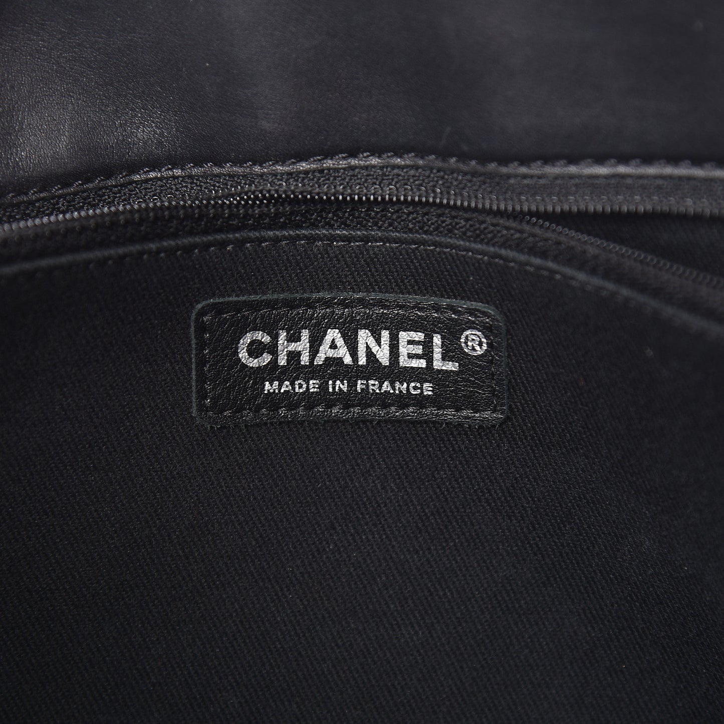 Calfskin Double Stitch Large Hamptons Flap Bag Black