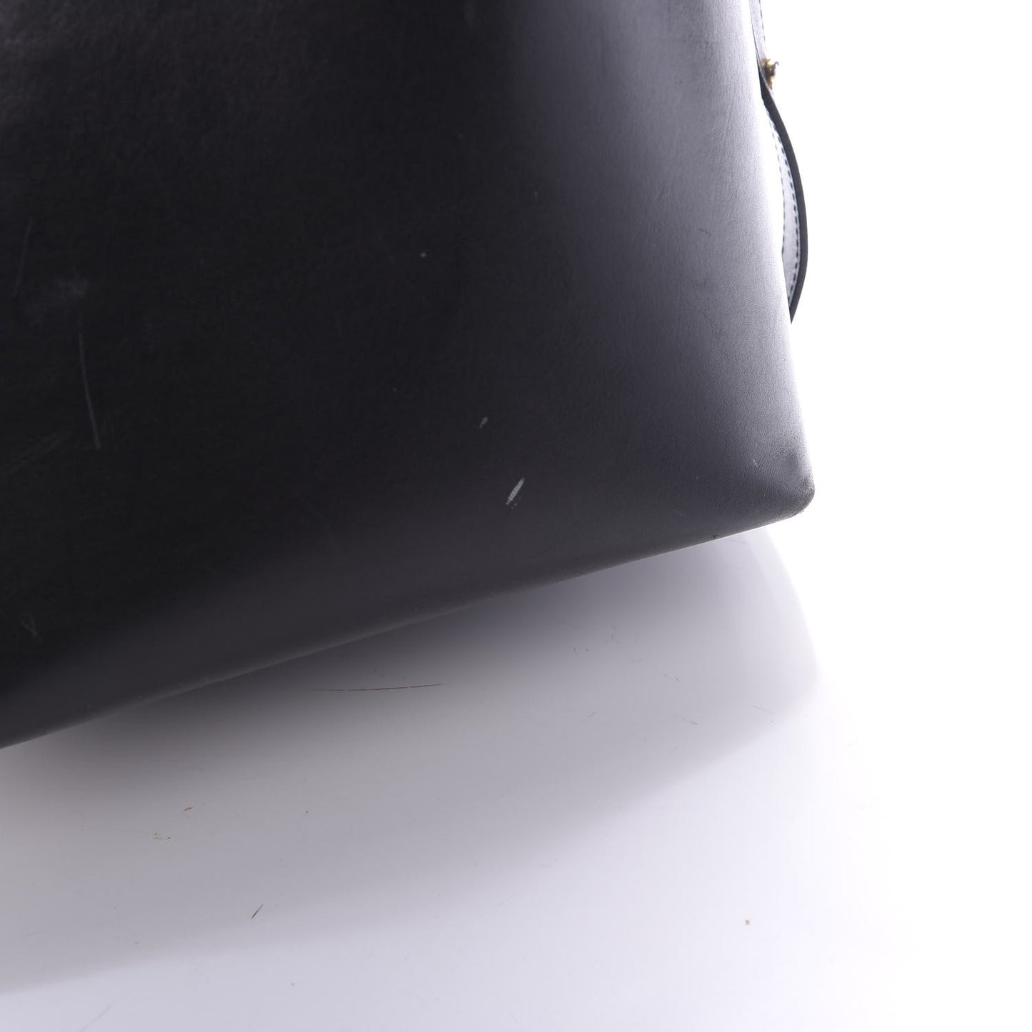 Vegetable Tanned Calfskin Bucket Bag Black Flamma