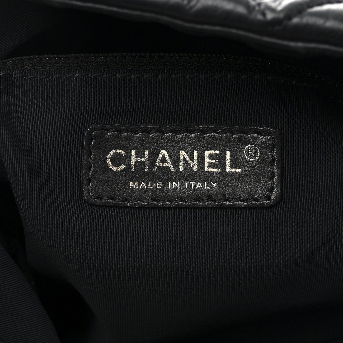 Calfskin Quilted Medium Chain Me Hobo Black
