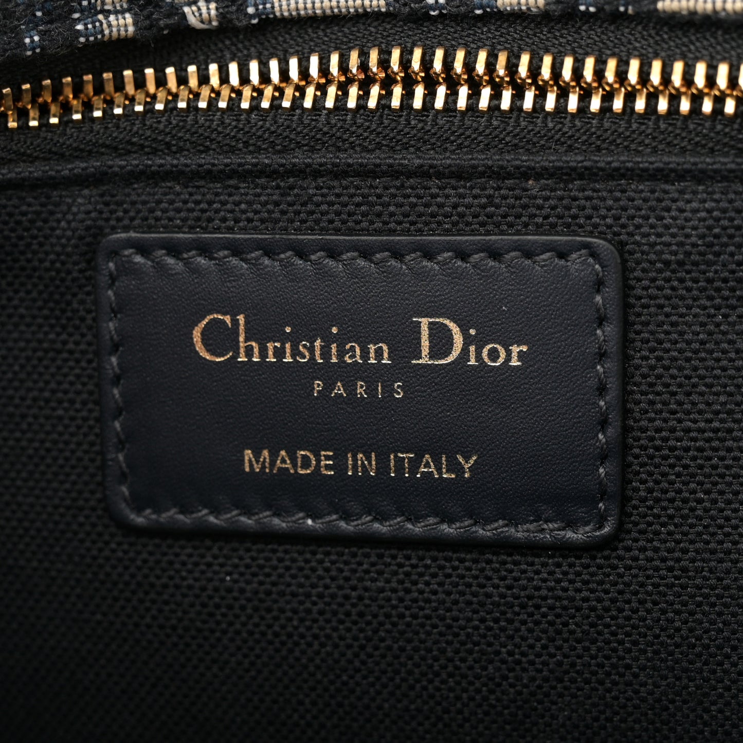 Oblique 30 Montaigne Chain Pouch Blue