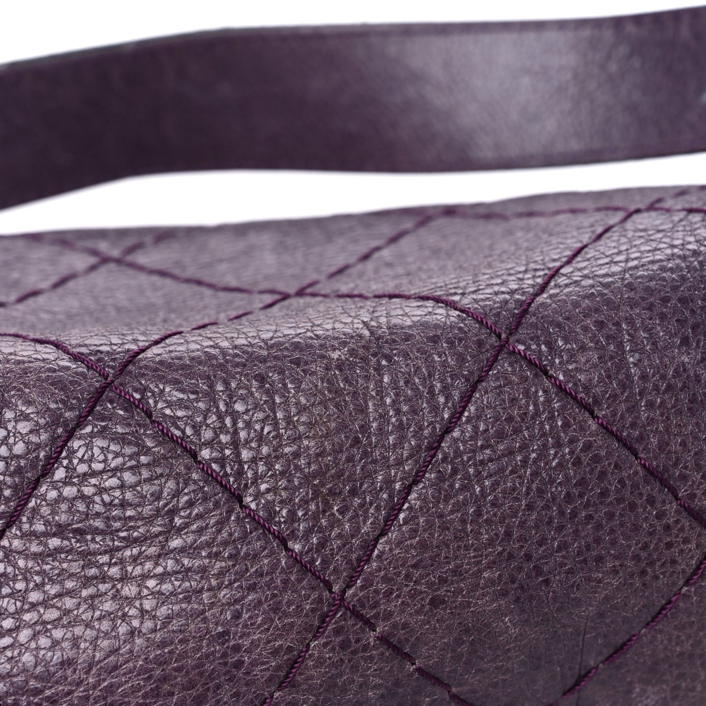 Glazed Calfskin Stitched On The Road Flap Purple