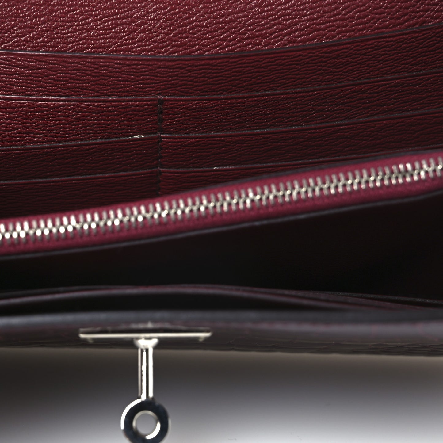 Shiny Alligator Kelly Longue Wallet Bourgogne