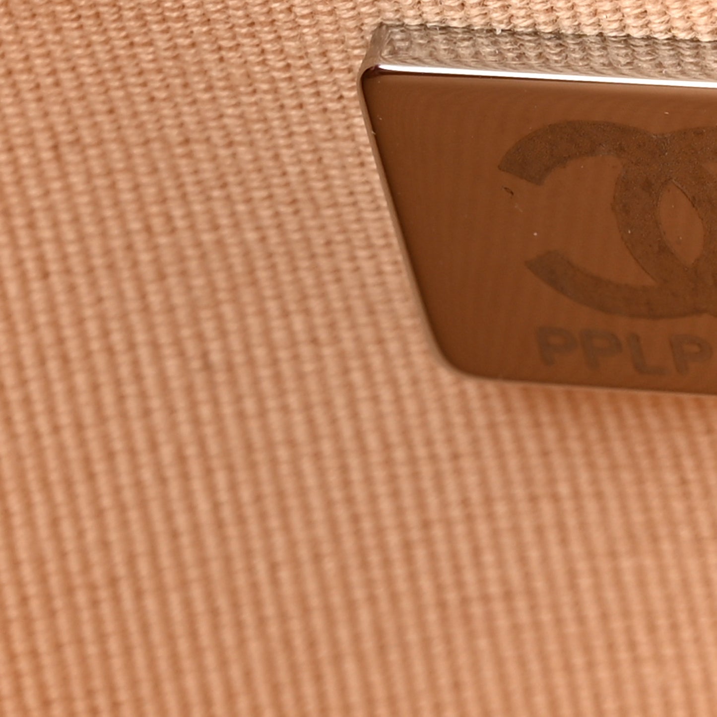 Caviar Quilted Wallet On Chain WOC Beige