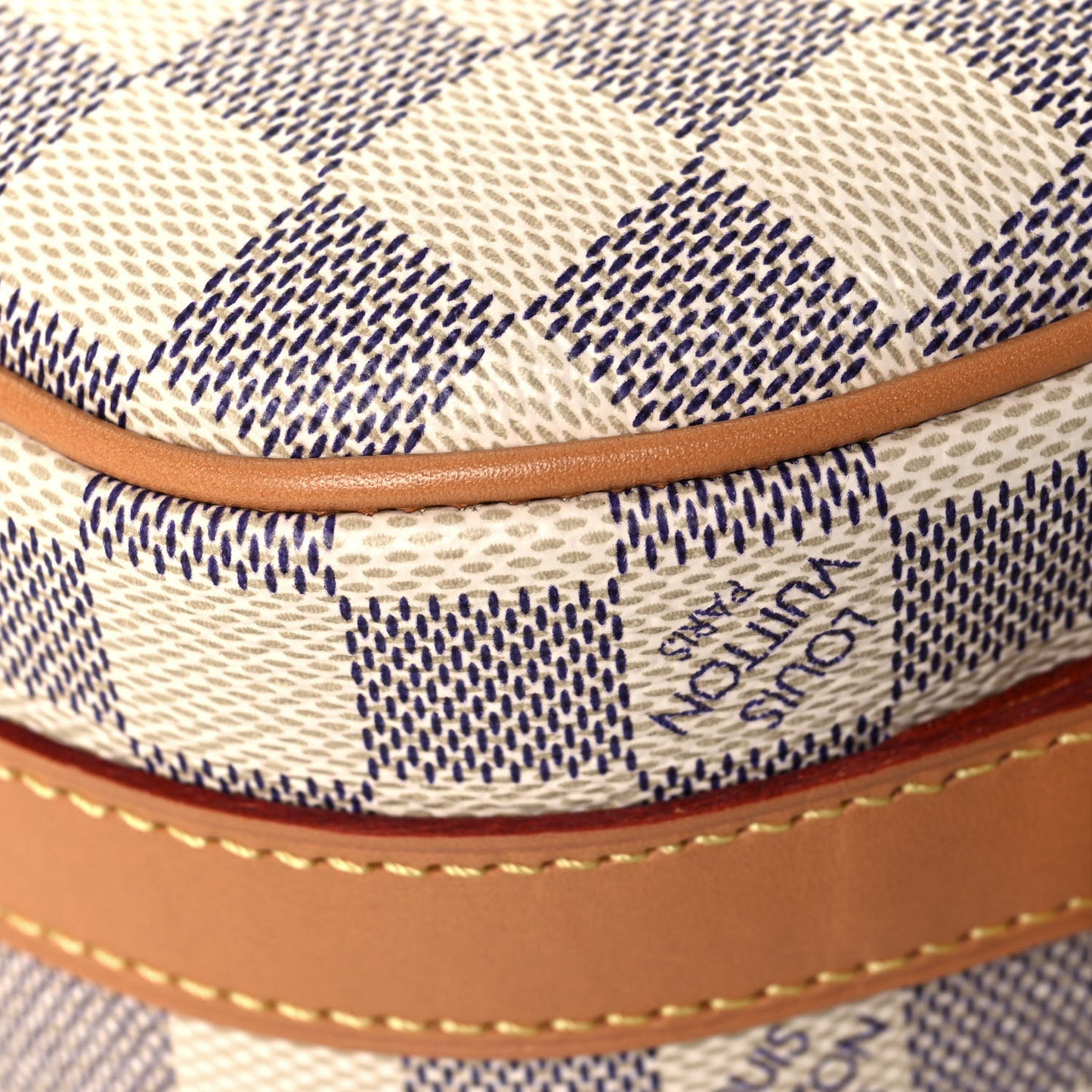 Damier Azur Boite Chapeau Souple PM