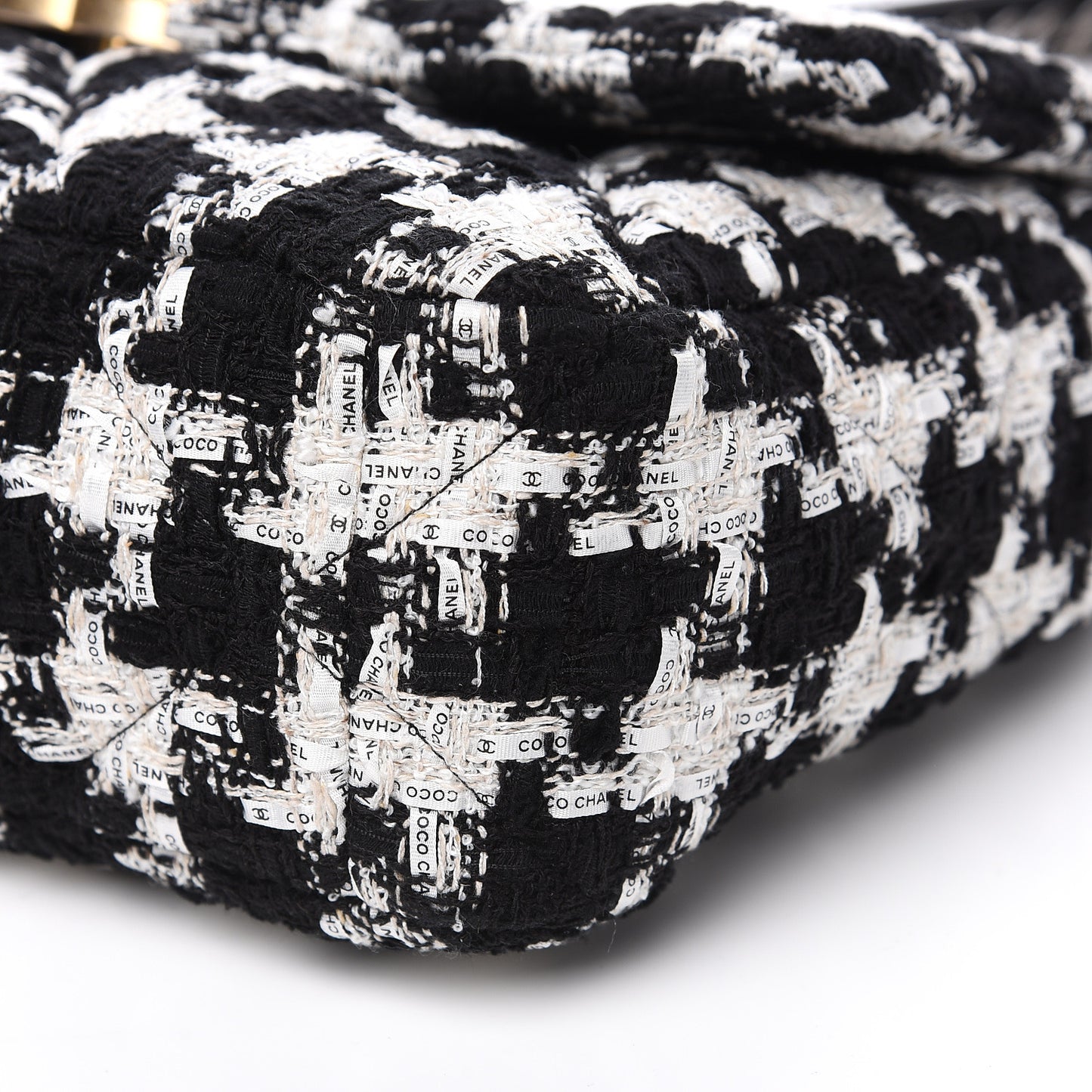 Tweed Quilted Large 19 Flap Black Ecru White