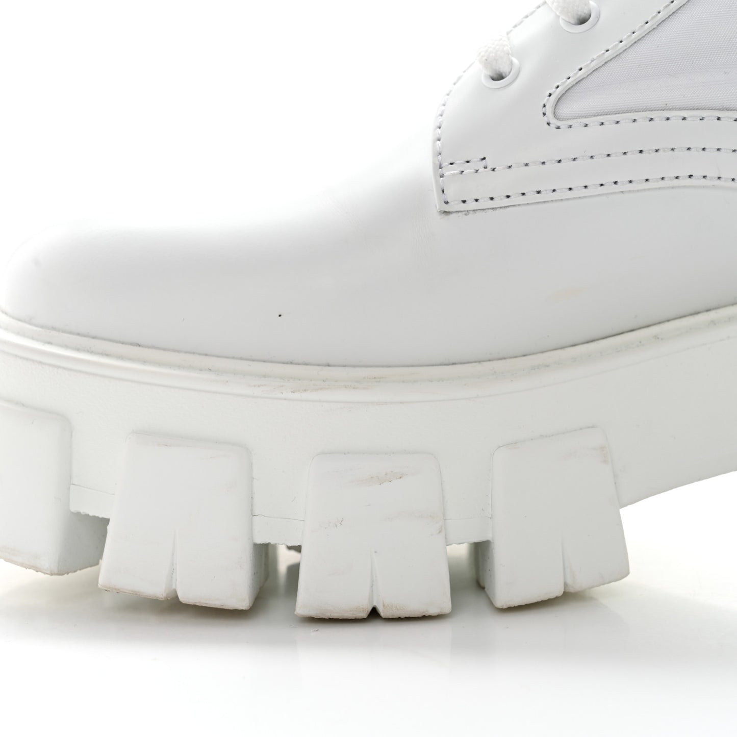 Spazzolato Rois Re-Nylon Metal Triangle Logo Monolith Pouch Pocket 55mm Boots 37 White